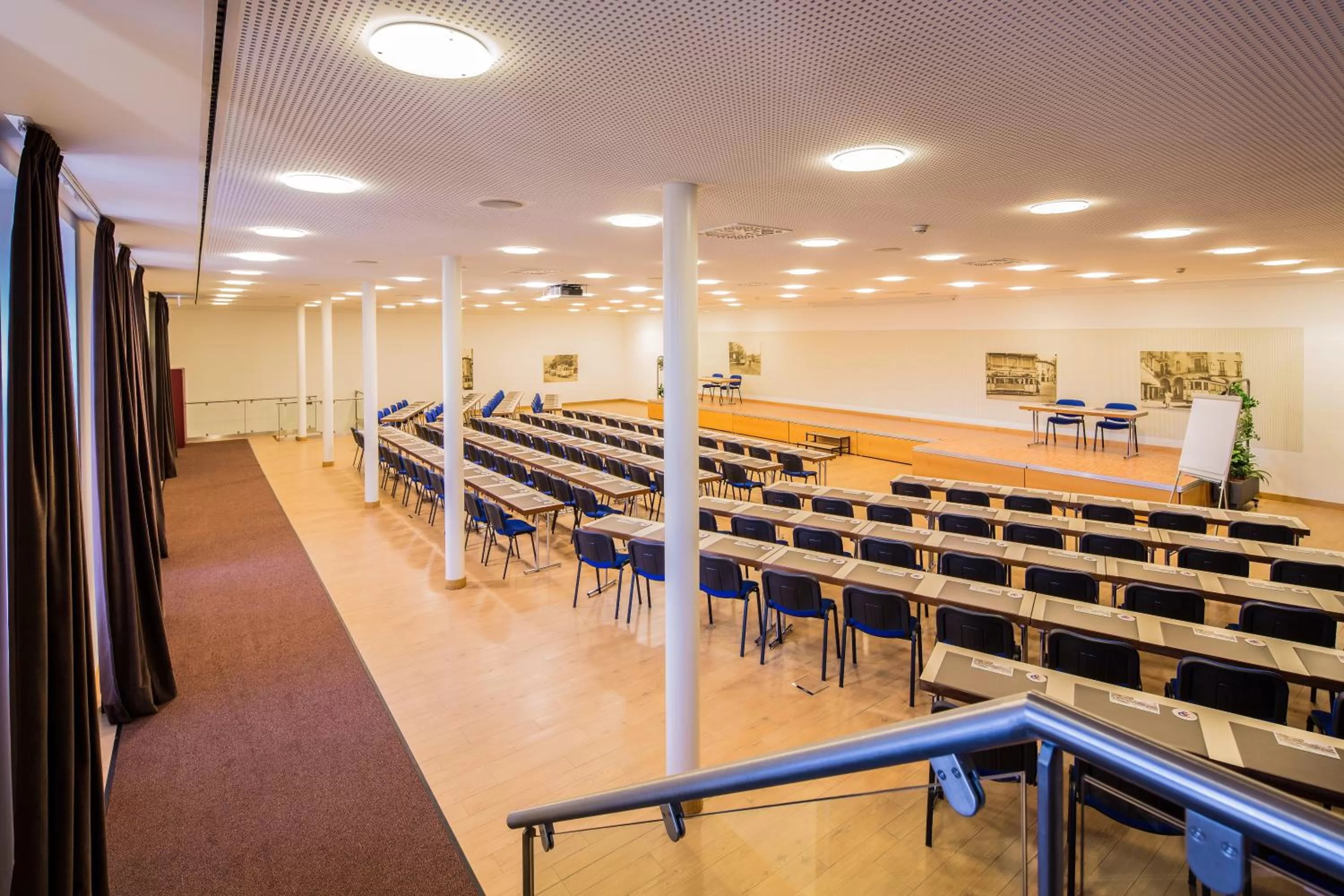 Business facilities in Hotel Coronado