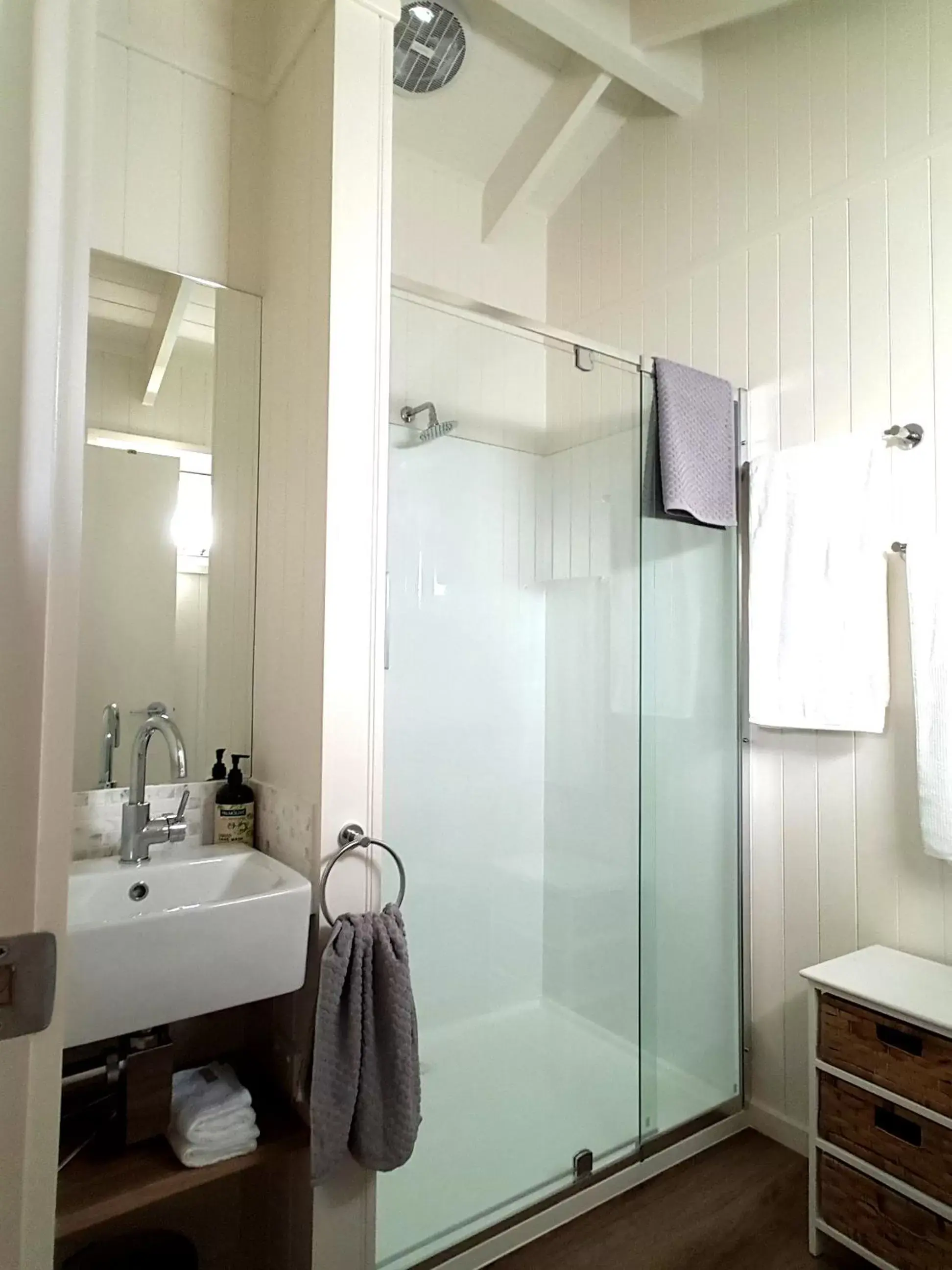 Superior Queen Room in Alkira Superior Queen Room in Alkira