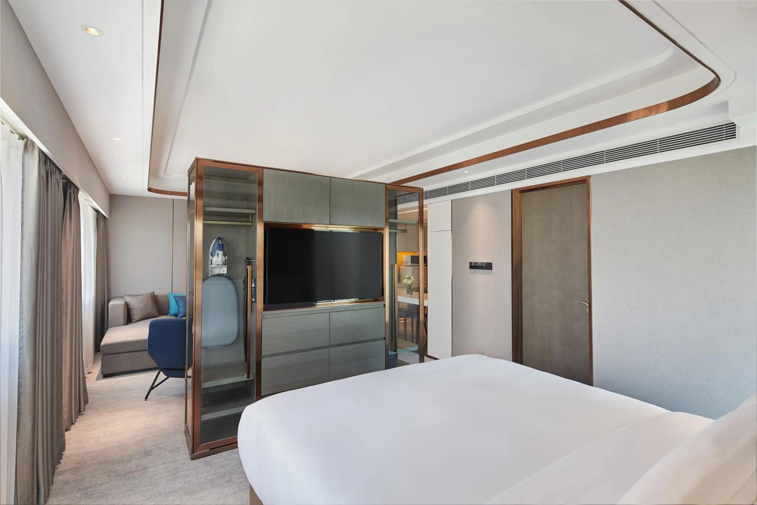 Communal lounge/ TV room, Bed in Park Plaza Beijing Science Park