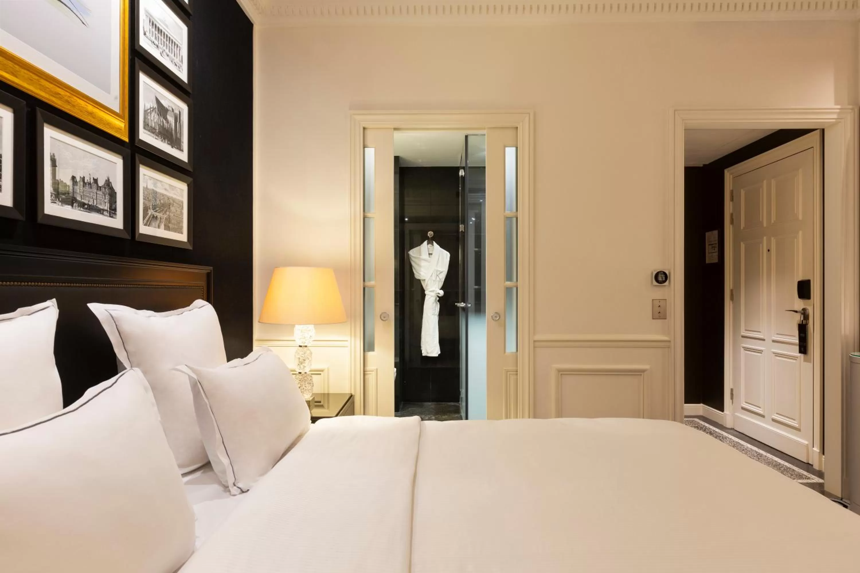 Bed in Hôtel Keppler