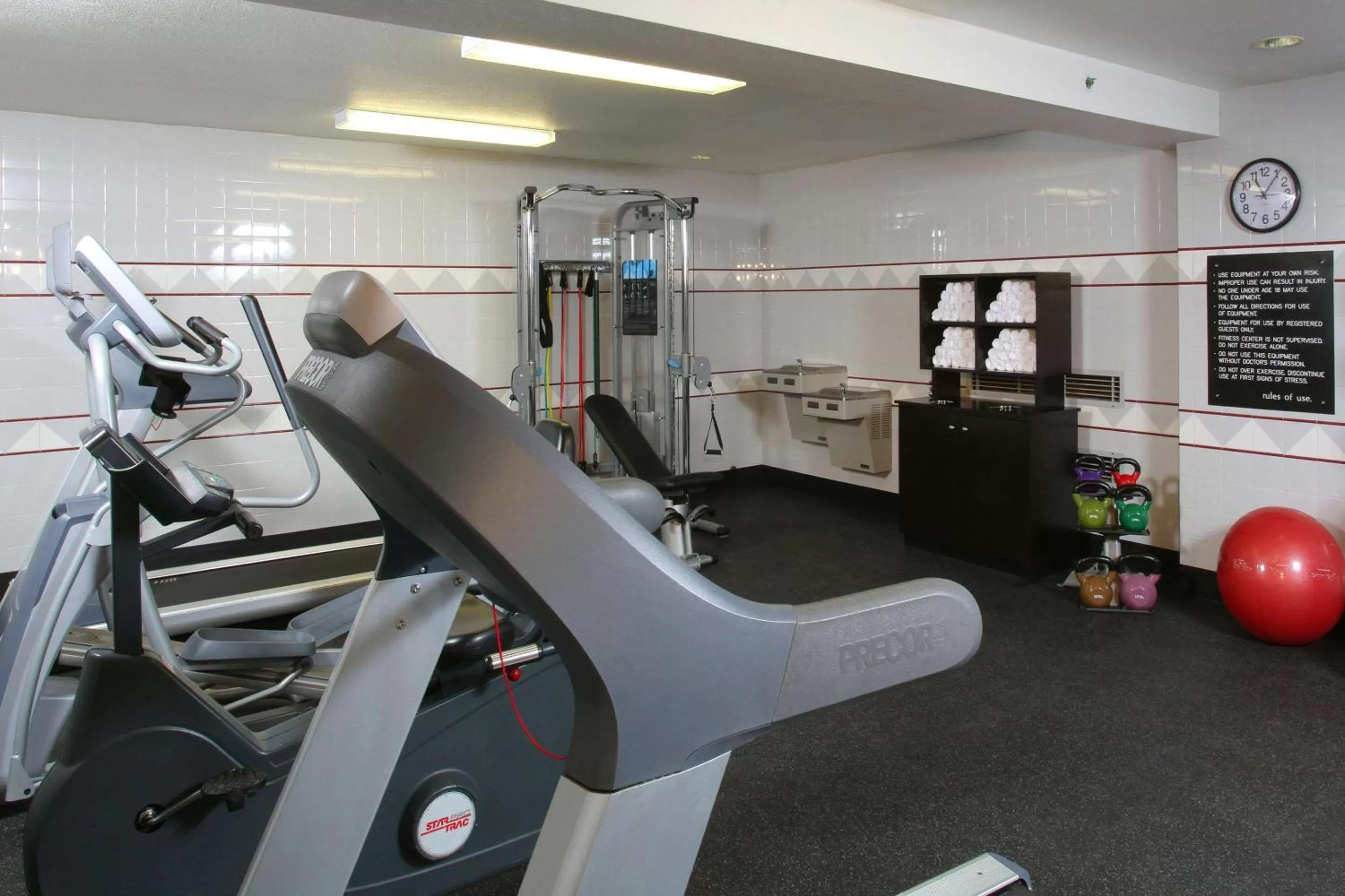 Fitness centre/facilities in Quality Inn Oakwood