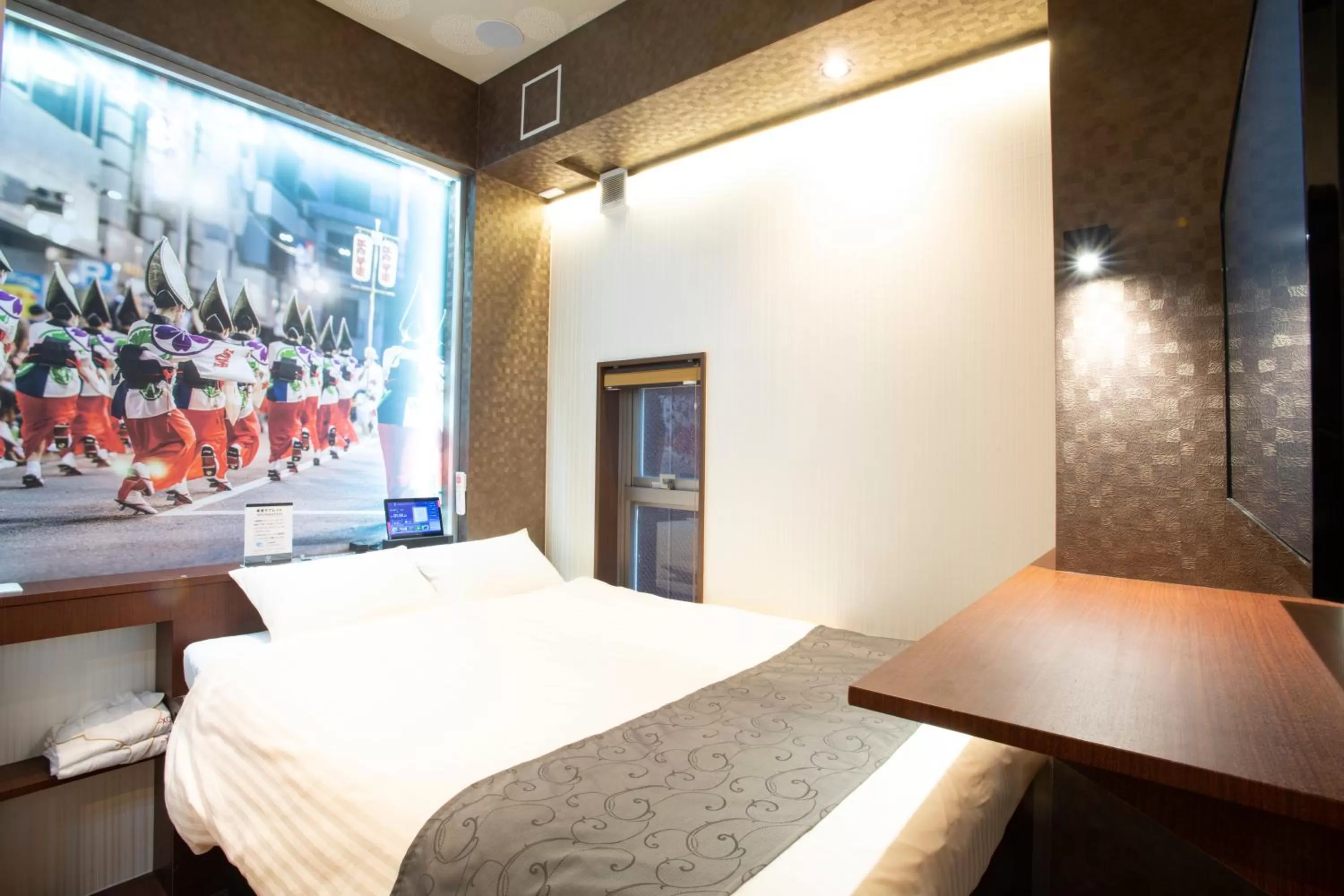 Photo of the whole room, Bed in Pinpon Hotel Hiroshima