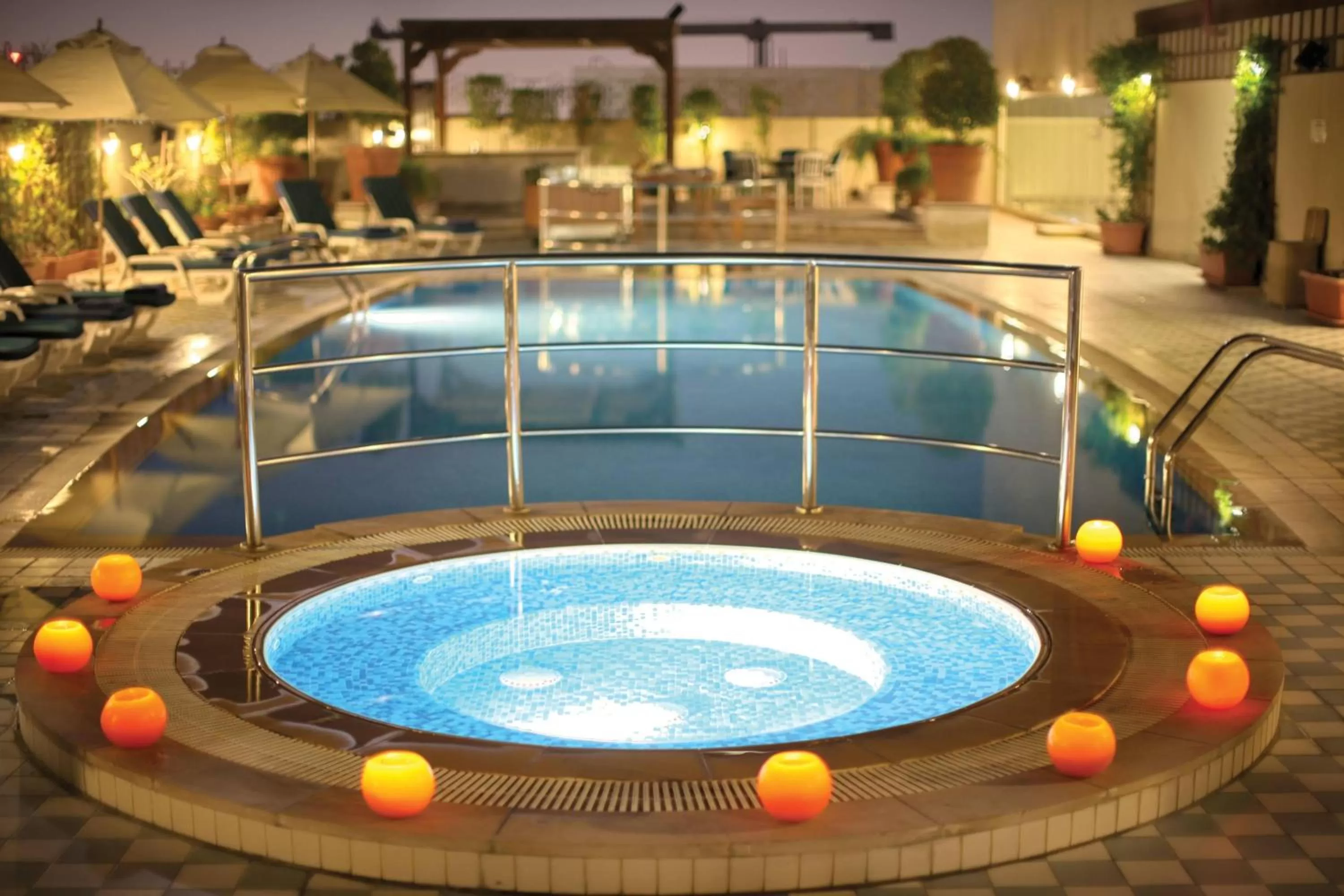 Swimming pool in Marriott Executive Apartments Dubai Creek