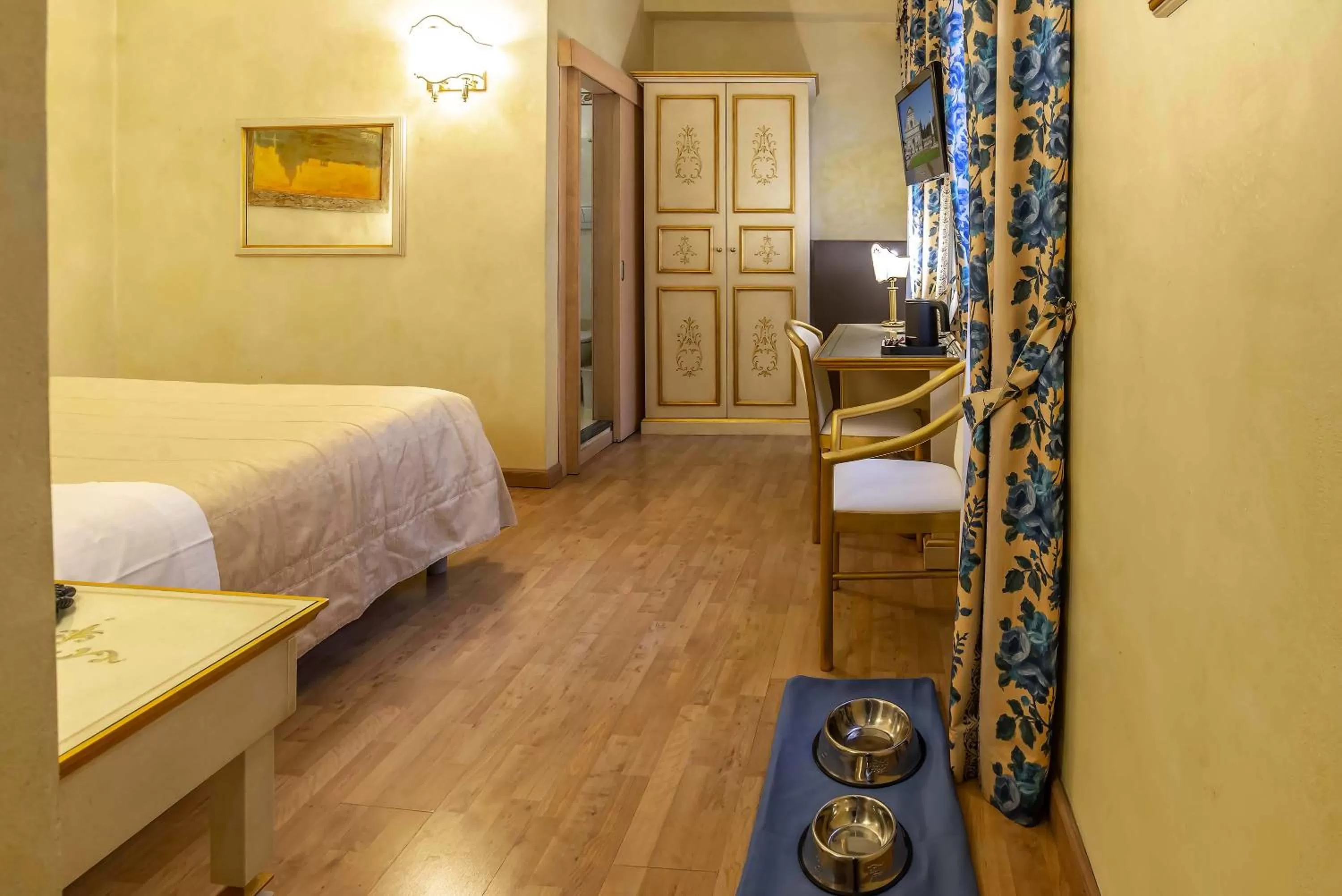 Bed in Hotel Alba Palace