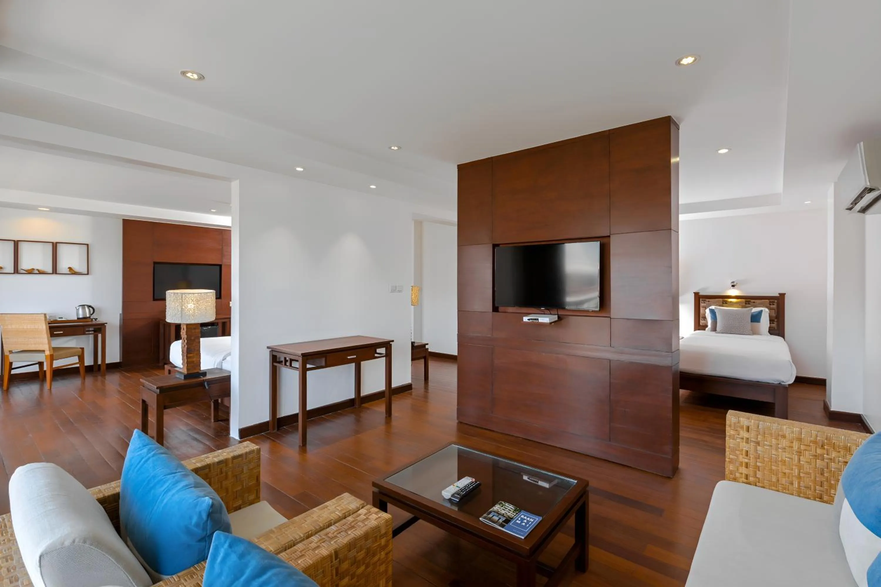 Living room, Bed in Baan Laimai Beach Resort & Spa - SHA Extra Plus