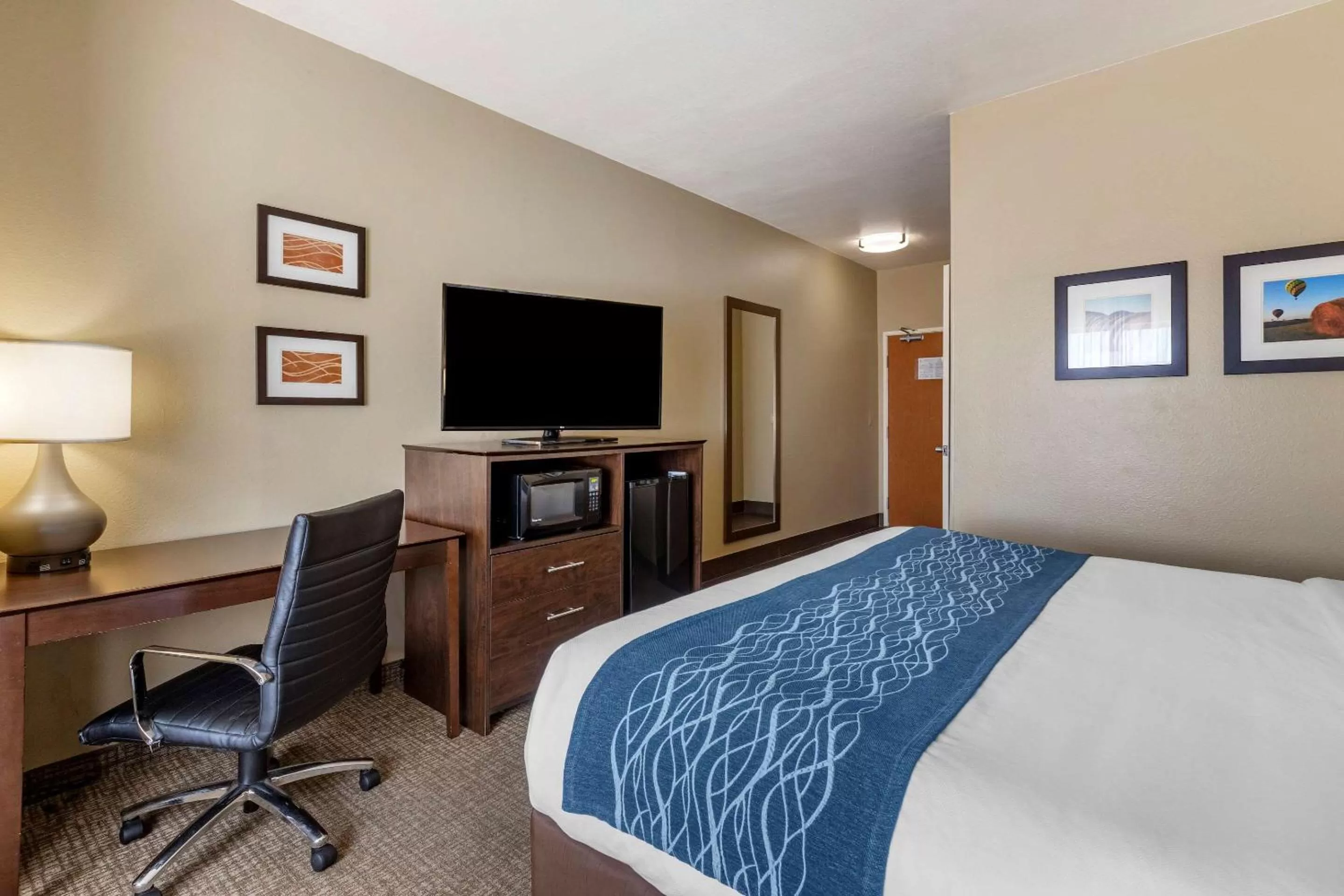 Bedroom, Bed in Comfort Inn & Suites Waterloo - Cedar Falls