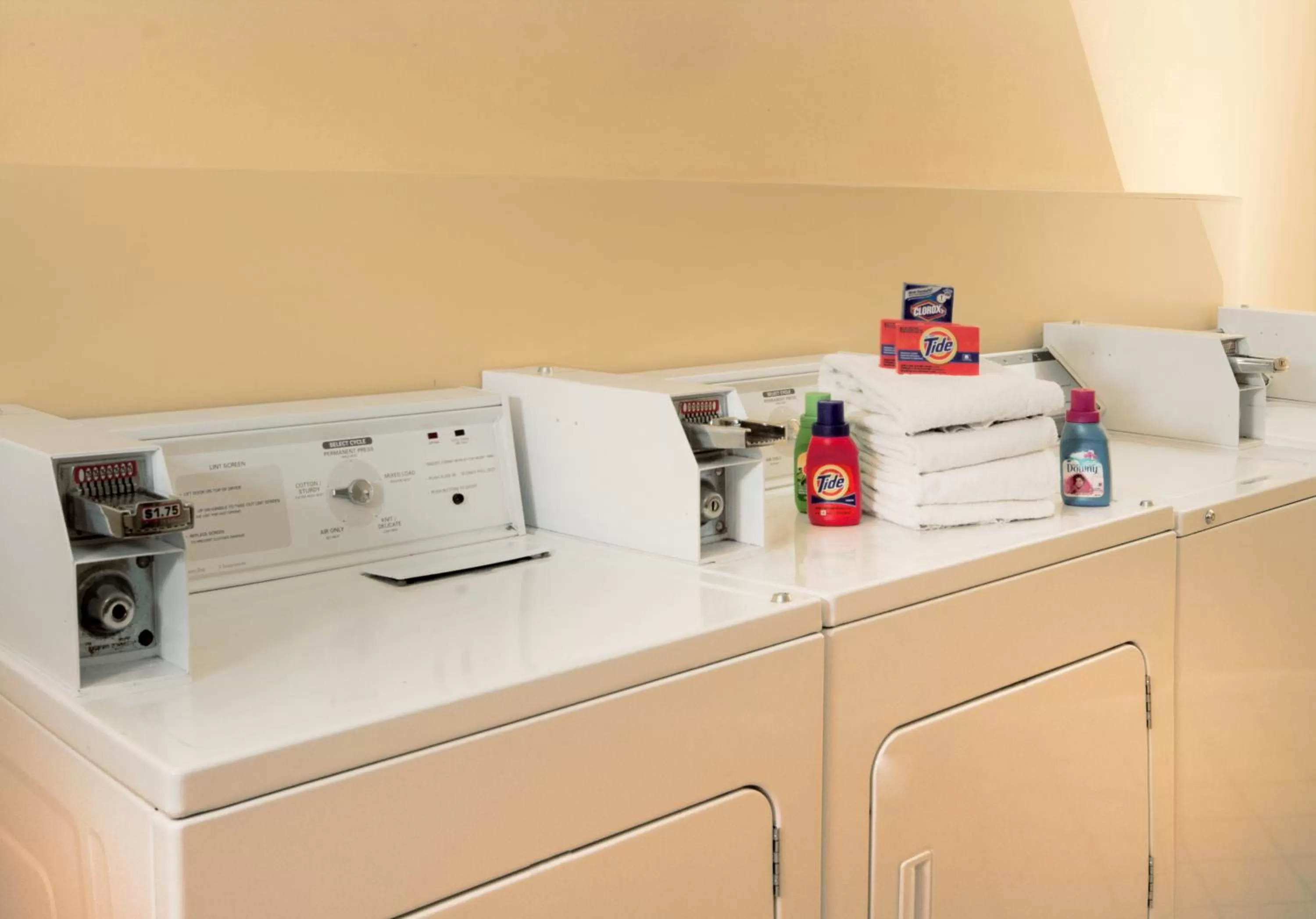 Area and facilities in Parc Corniche Condominium Suites