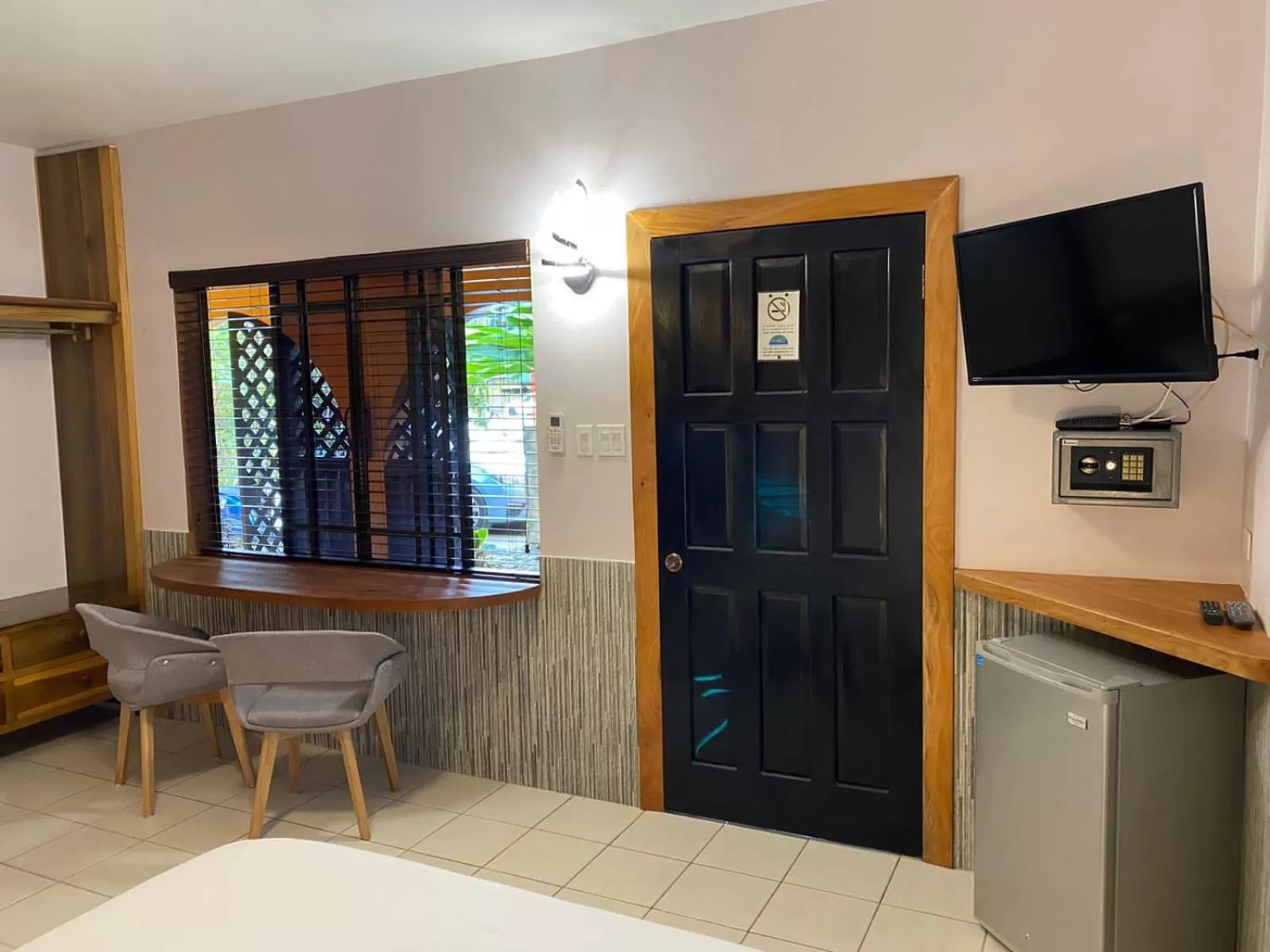 TV and multimedia in Sunrise Club Hotel