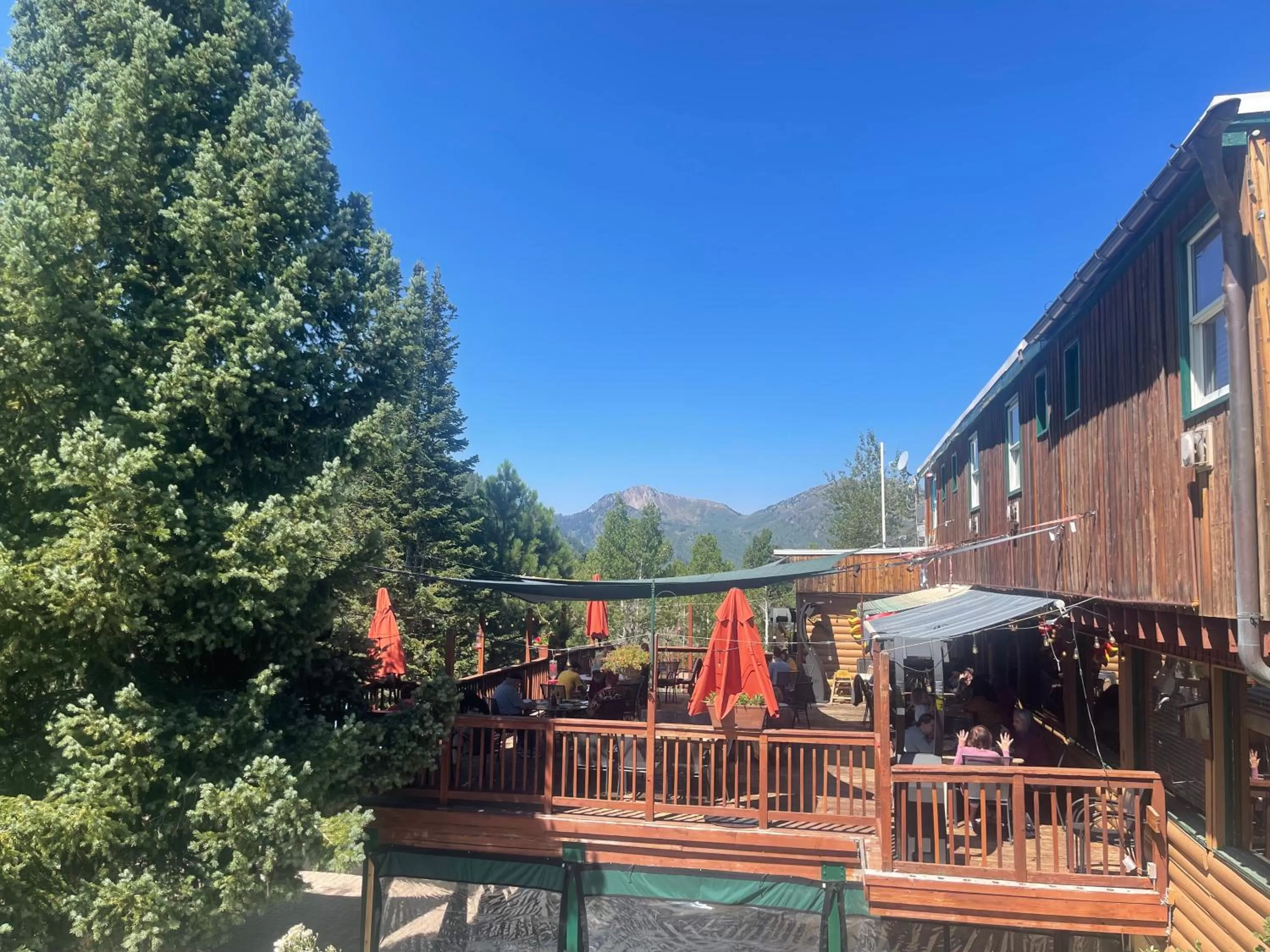 Silver Fork Lodge & Restaurant