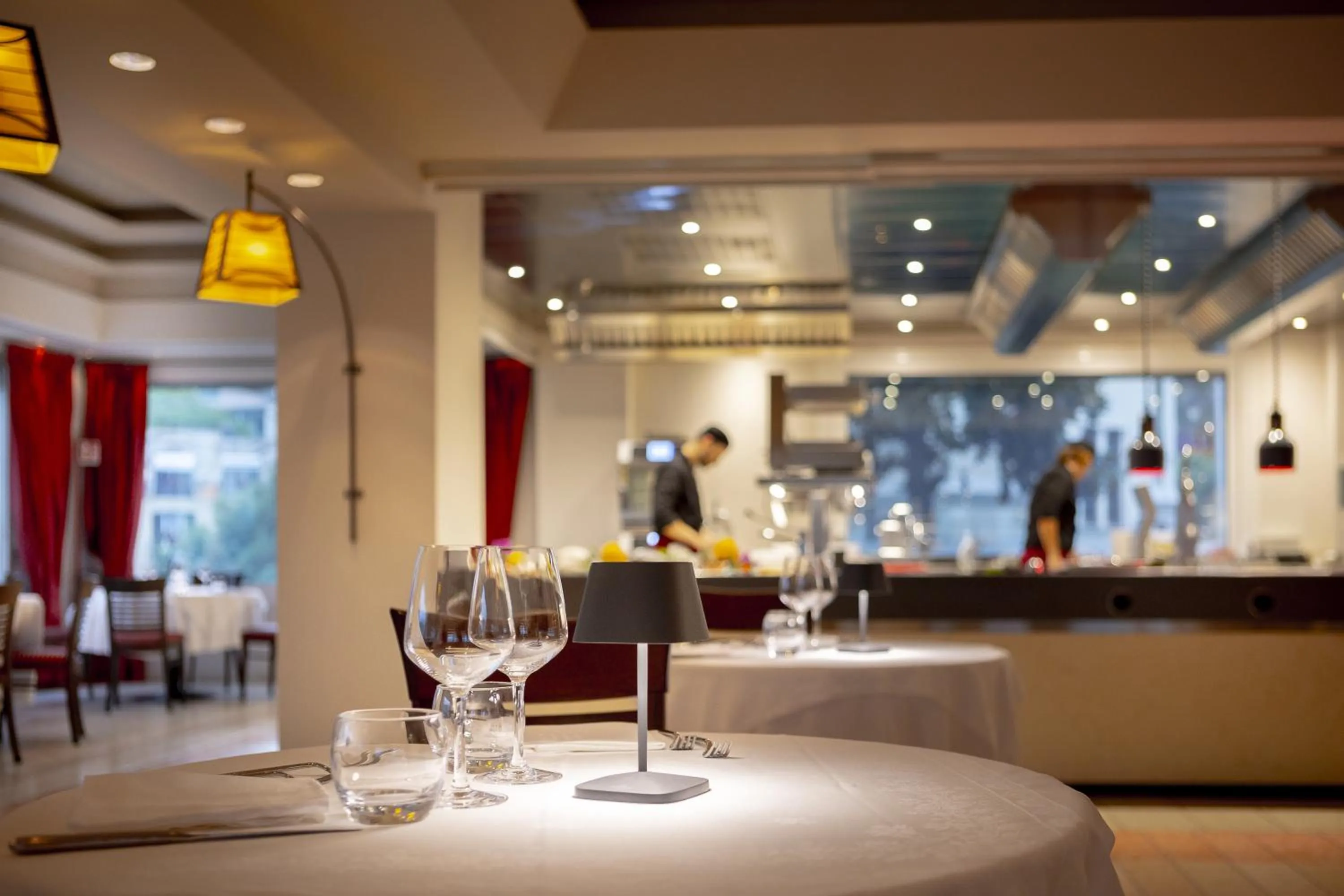 Restaurant/places to eat in Hotel Continental