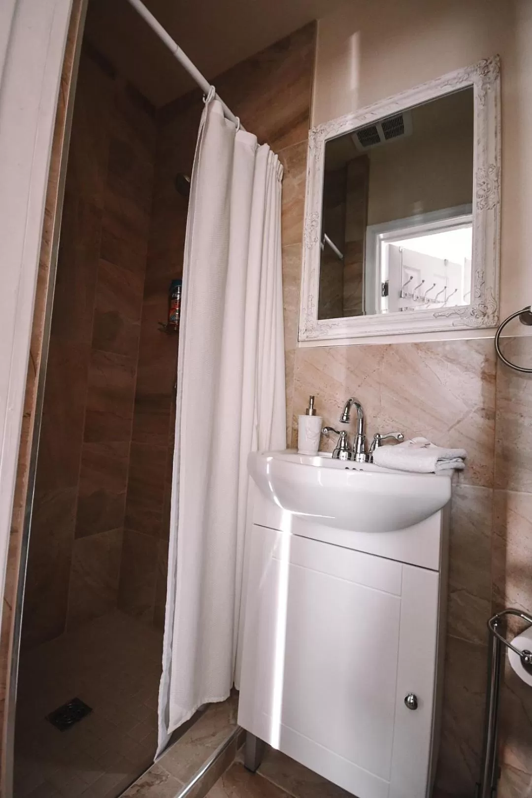 Shower in Bellas Castle