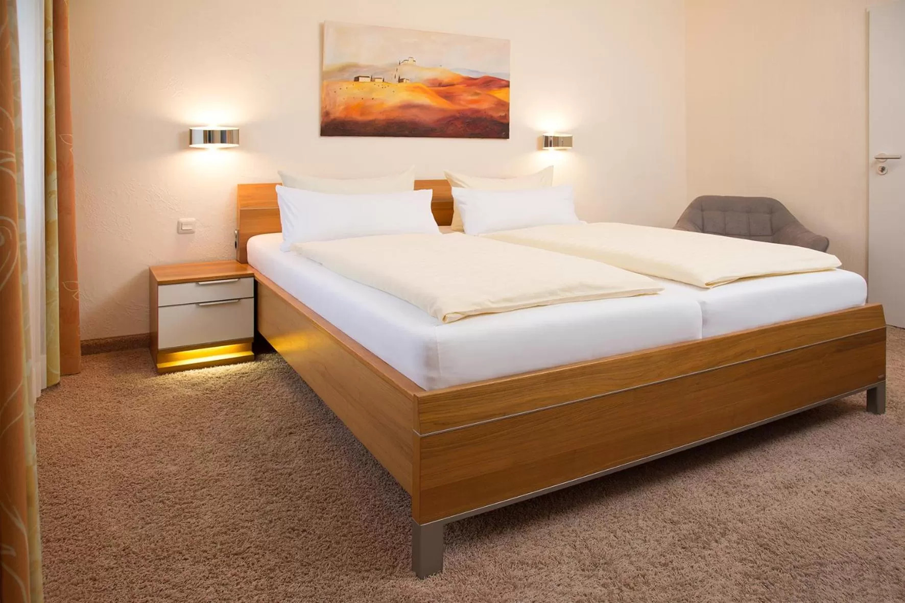 Photo of the whole room, Bed in Parkhotel Lippstadt