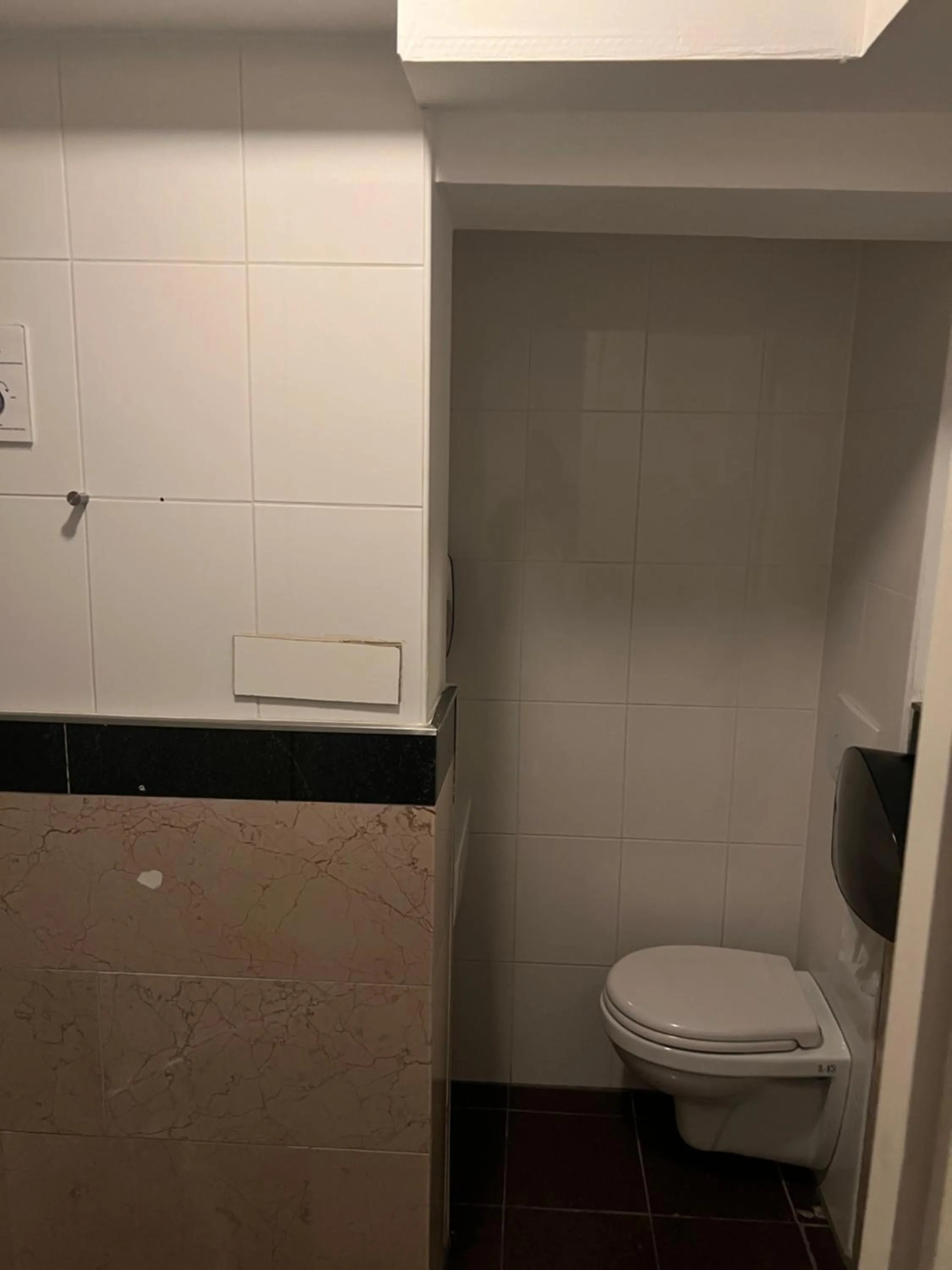 Toilet in MAX Hotel Amsterdam