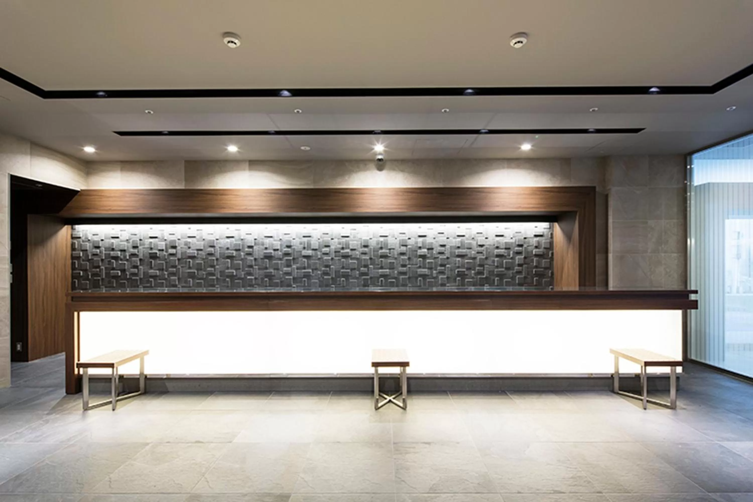 Lobby or reception in HOTEL MYSTAYS Shin Osaka Conference Center