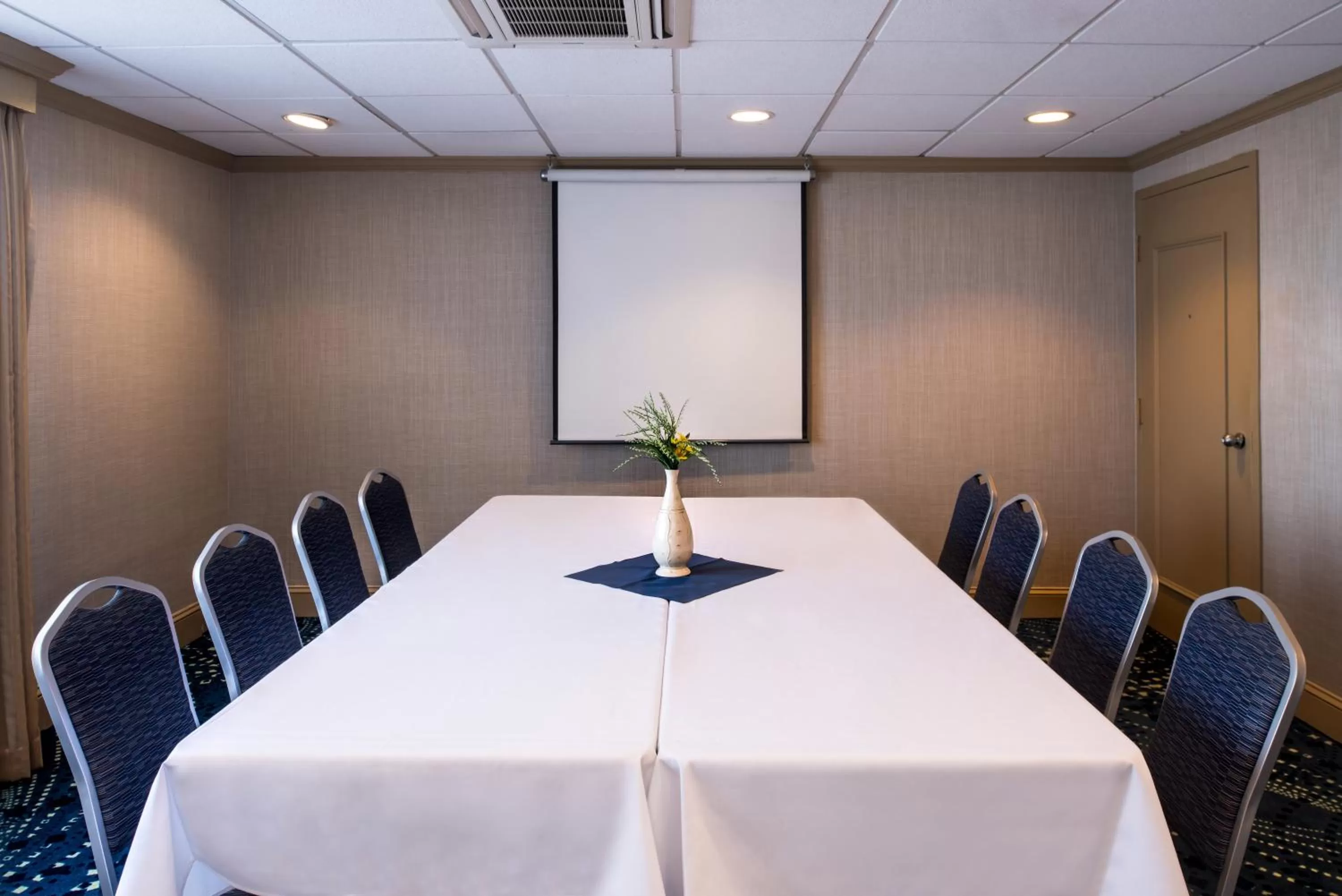 Meeting/conference room in Doubletree By Hilton Concord Downtown