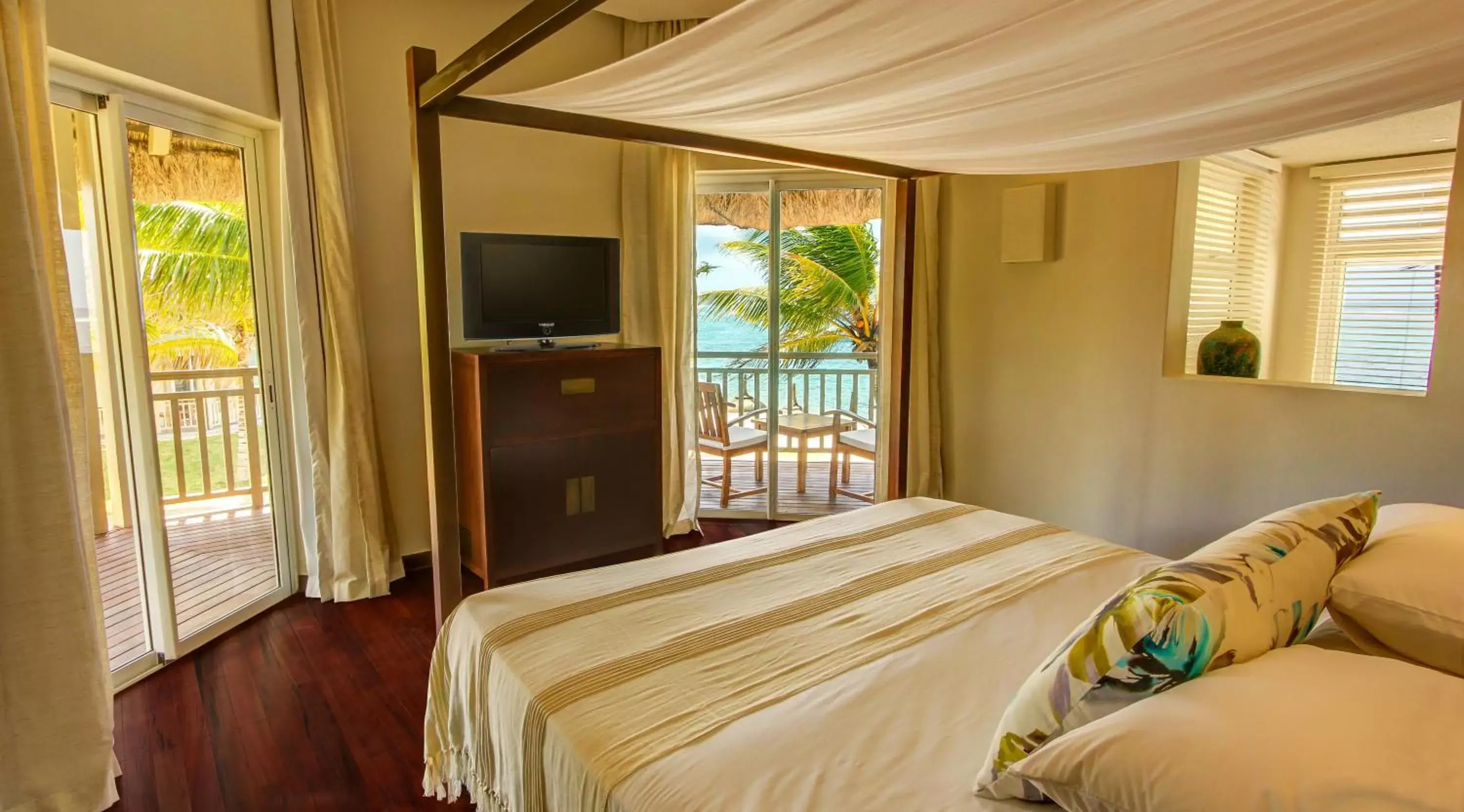 Junior Suite Sea View Adults Only - single occupancy in Solana Beach Mauritius - Adults Only Junior Suite Sea View Adults Only - single occupancy in Solana Beach Mauritius - Adults Only