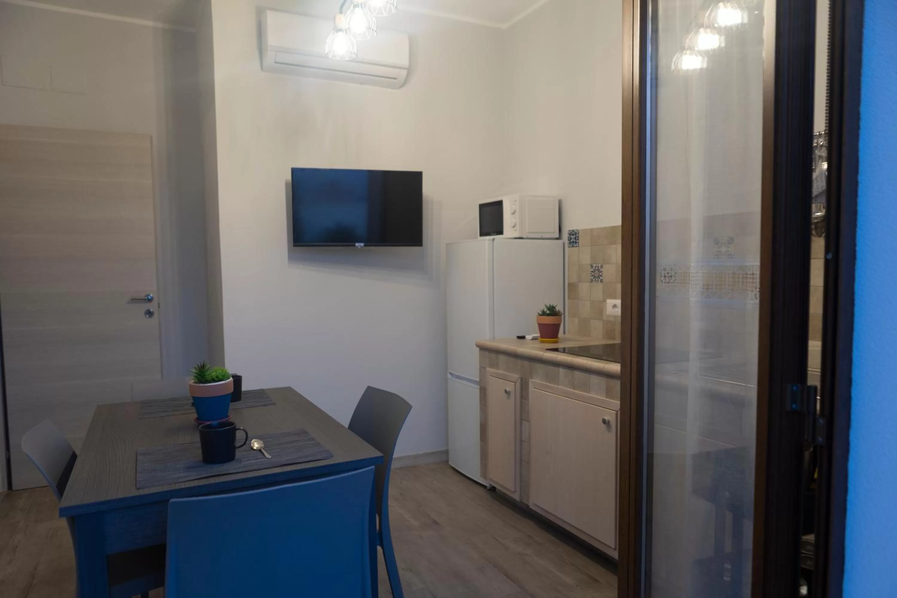 TV/Entertainment Center in MrBrown - Cinzia Resort Beach