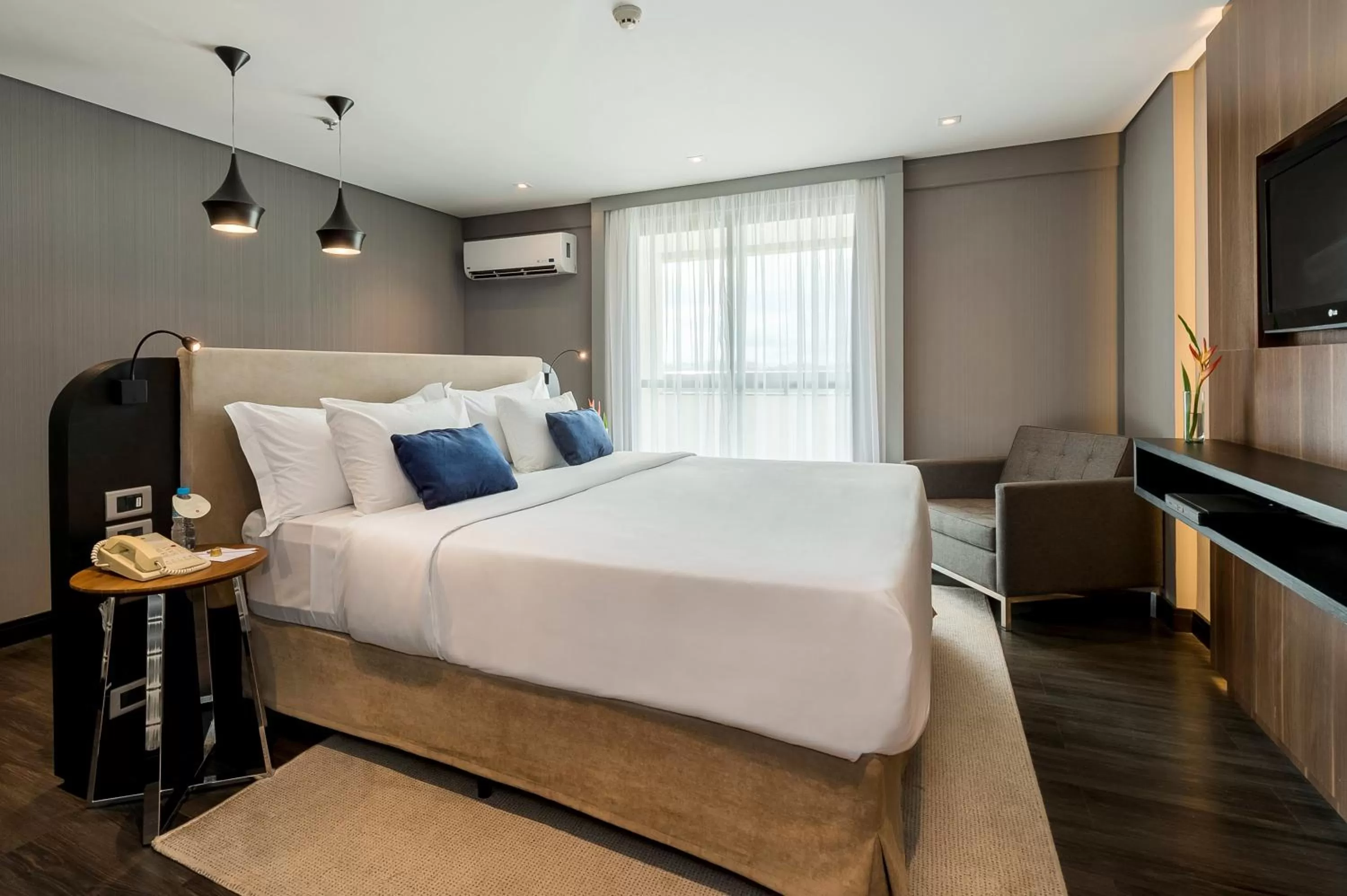 Photo of the whole room, Bed in Grand Mercure Brasilia Eixo Monumental