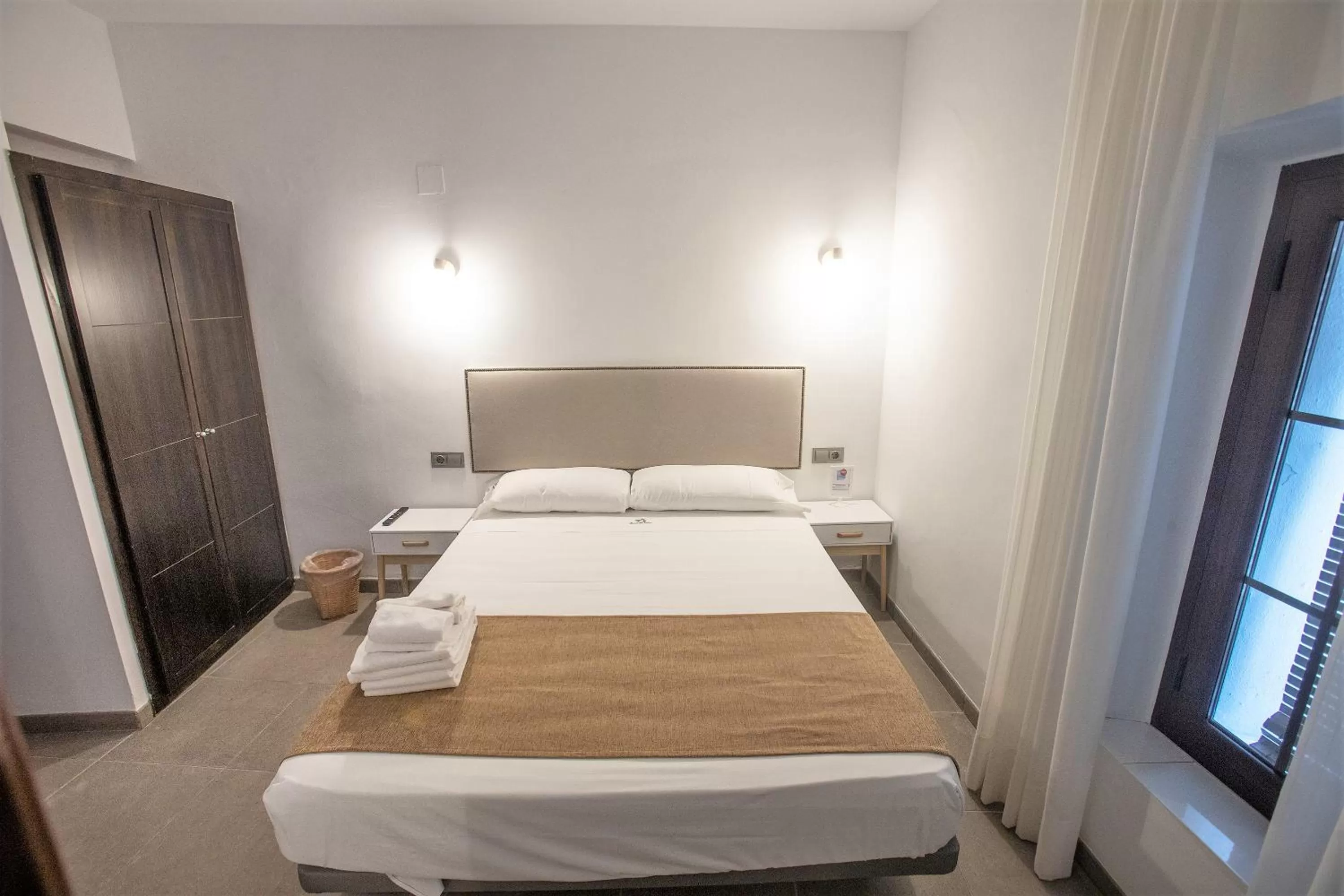 Photo of the whole room, Bed in Vitium Córdoba