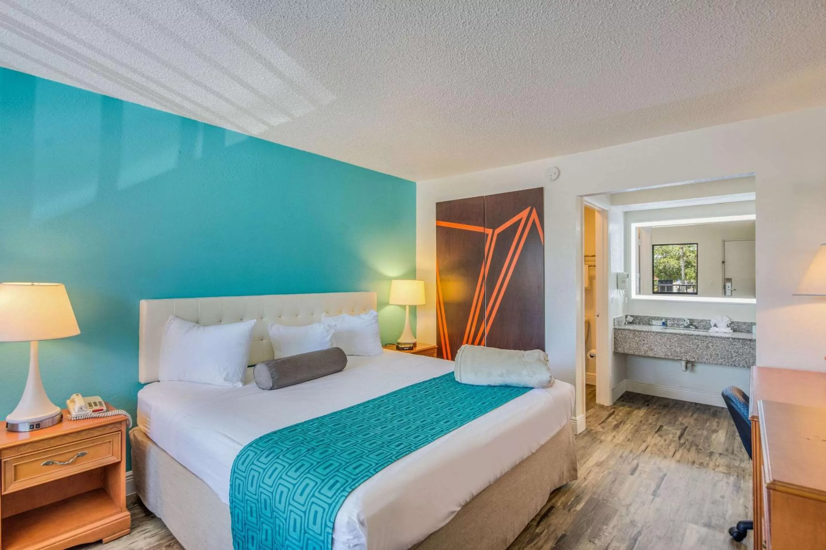 Photo of the whole room, Bed in Rodeway Inn Port Richey North