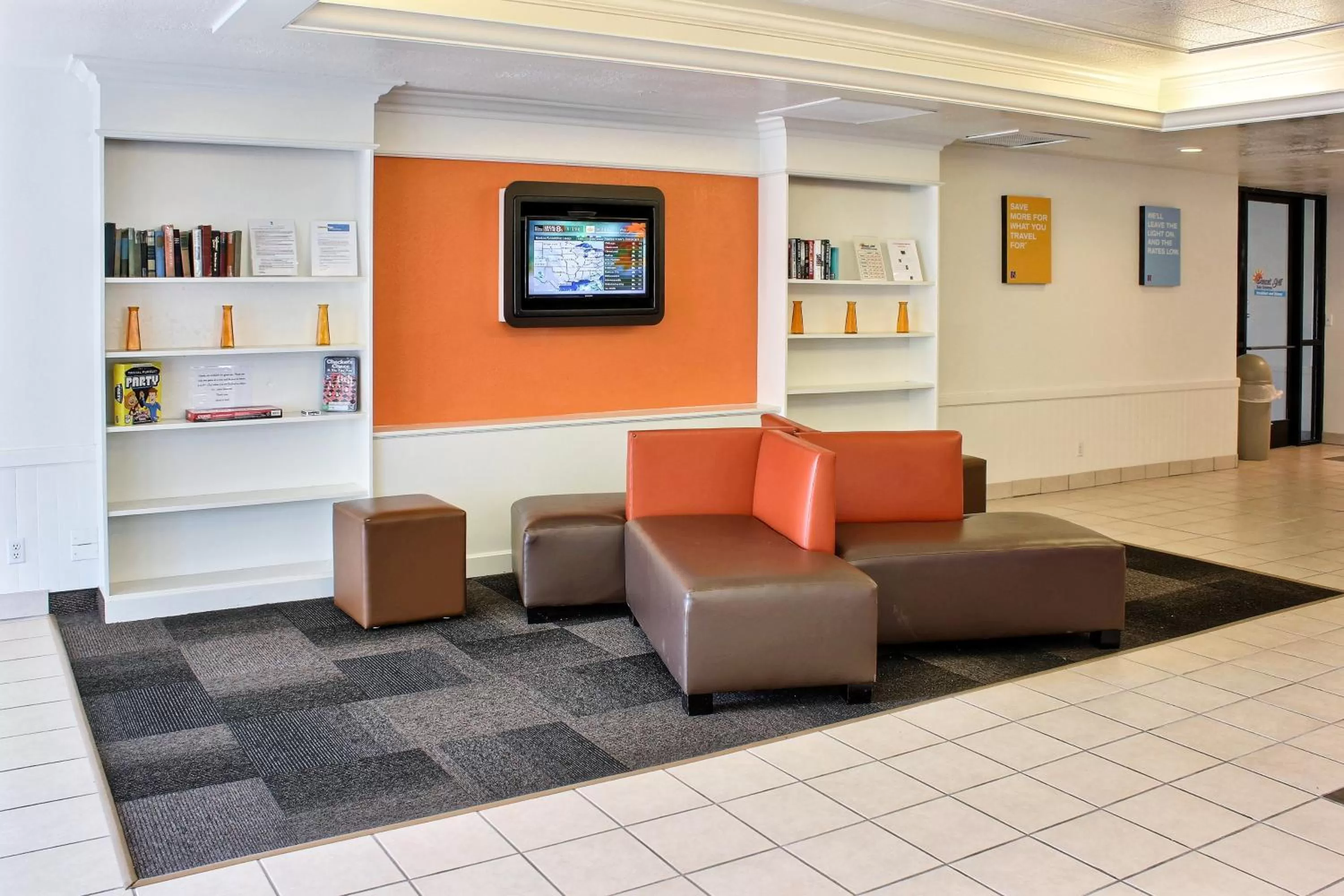 Lobby or reception in Motel 6 San Simeon, CA - Hearst Castle Area