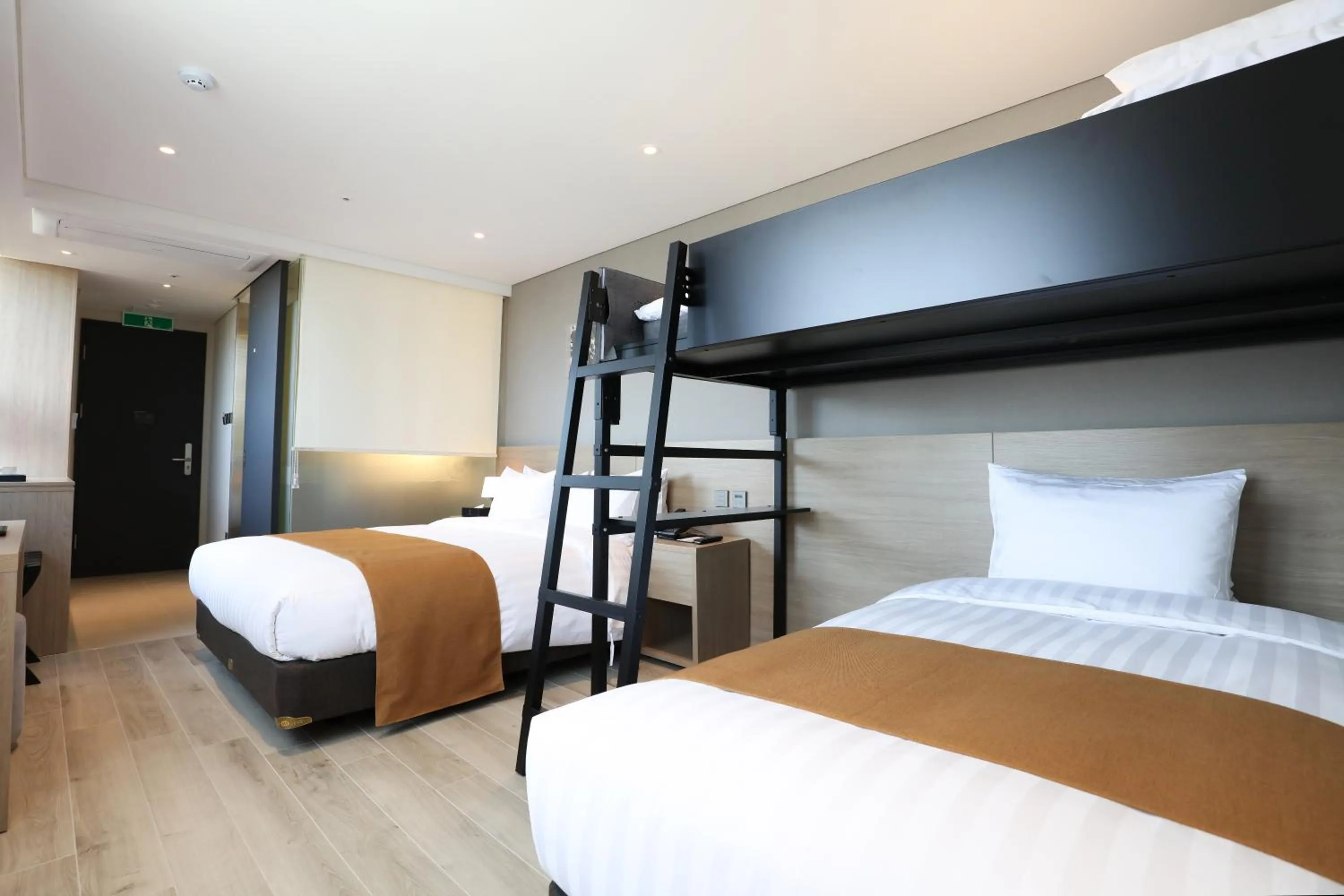 Bed in Gangneung City Hotel