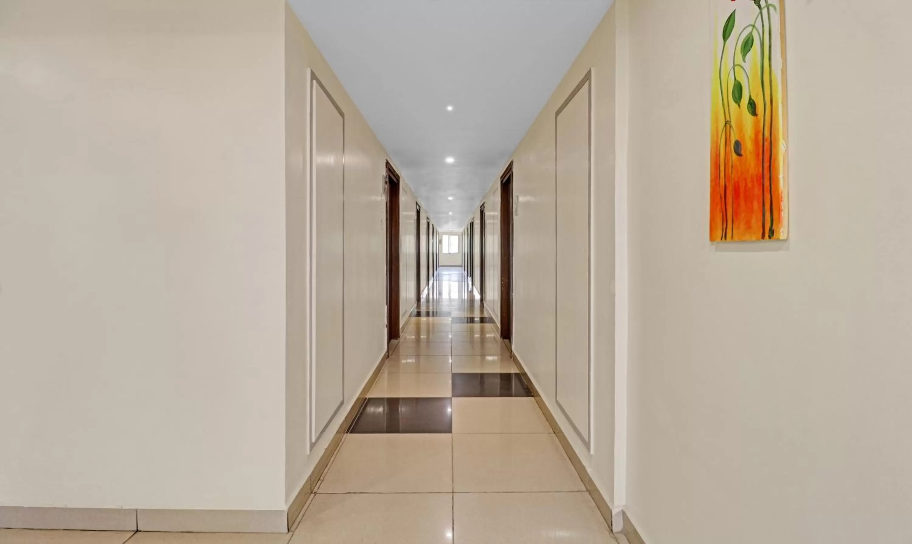 Itsy By Treebo - G Square