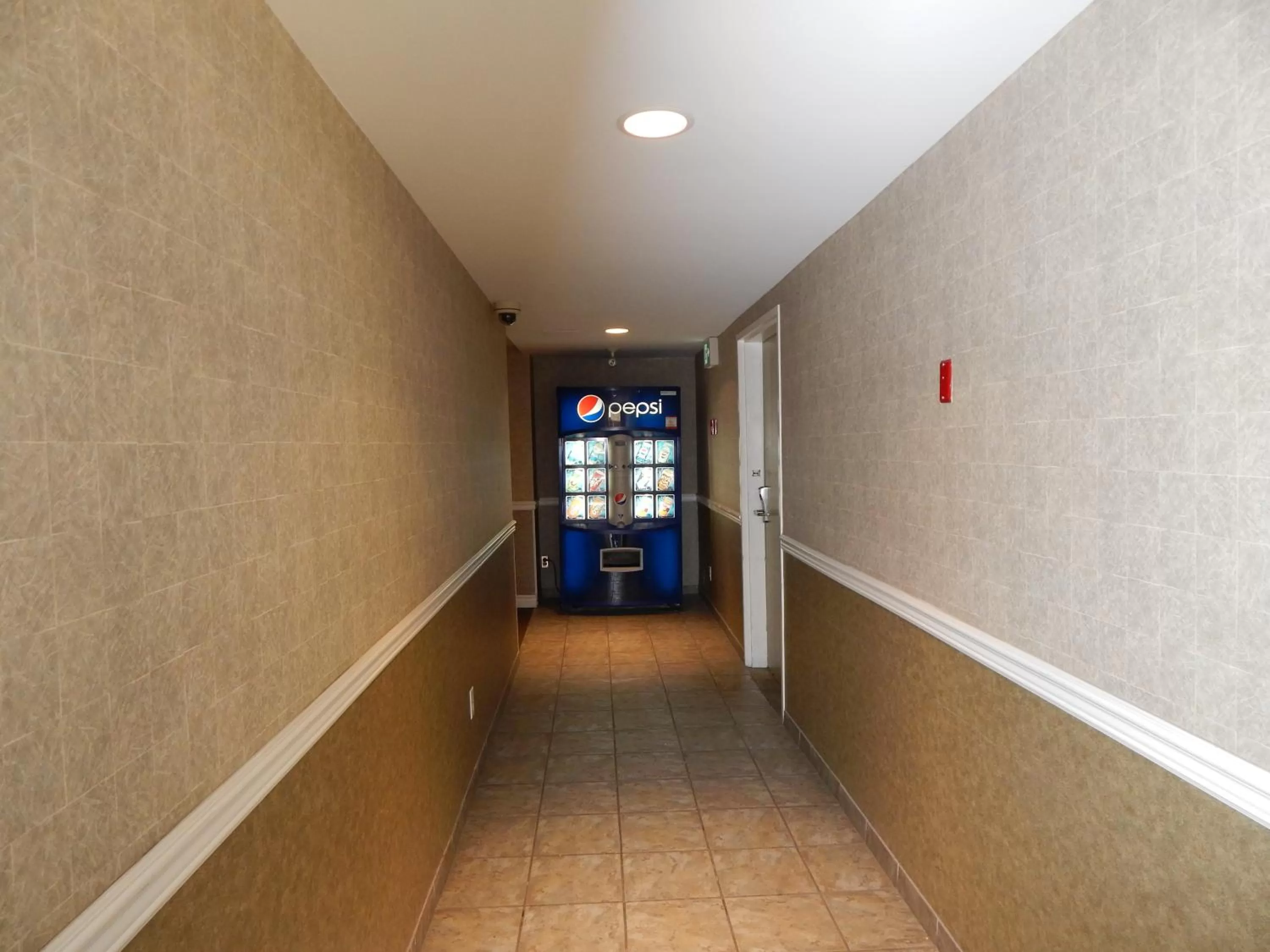 Food and drinks in Days Inn by Wyndham Cranbrook Conference Centre