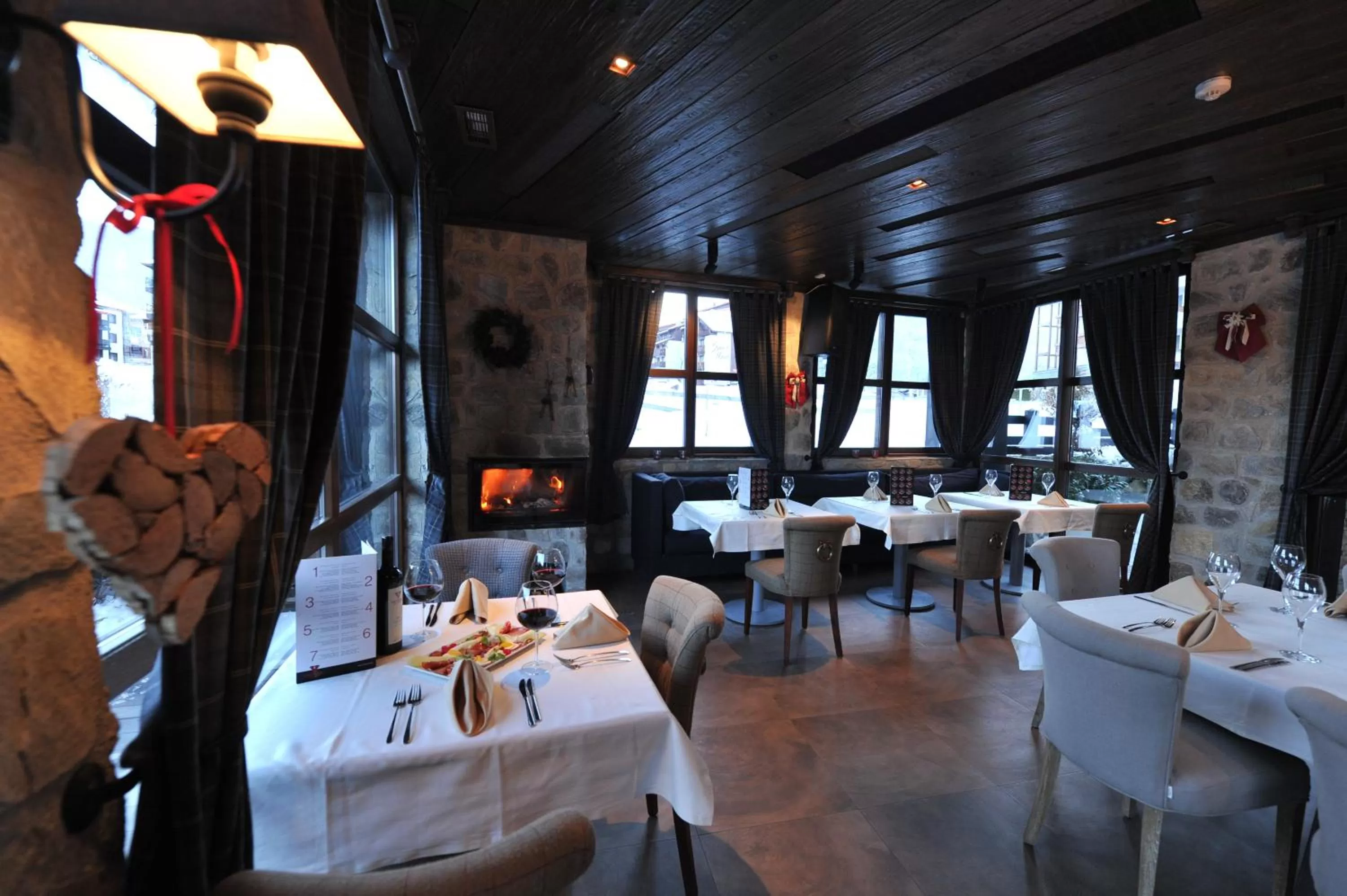 Restaurant/places to eat in Boutique Hotel Uniqato