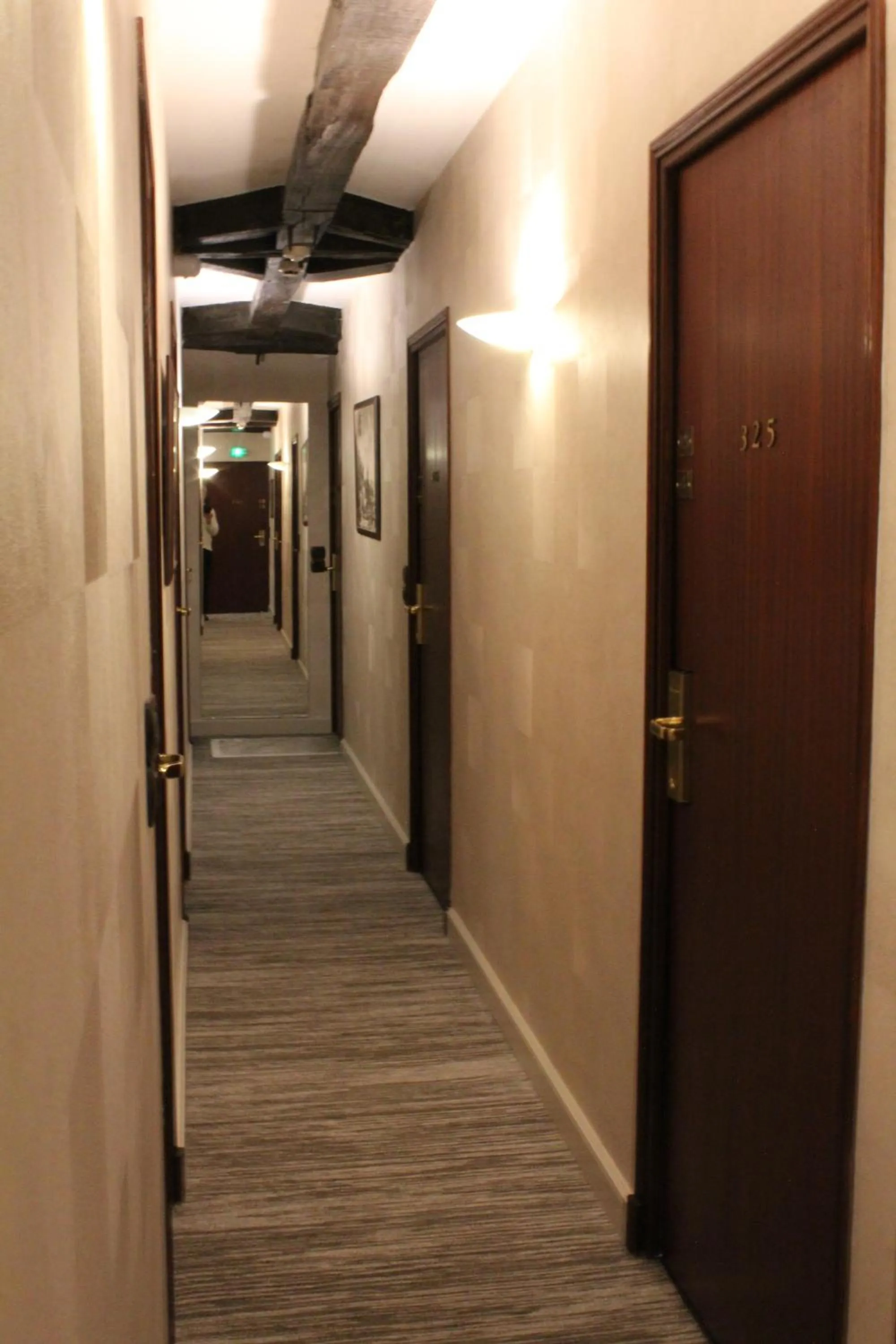 Property building in Best Western de Diane