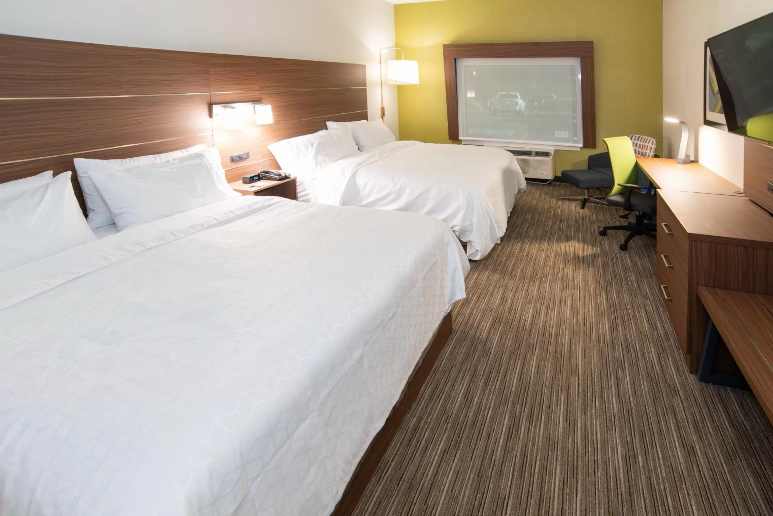 Photo of the whole room, Bed in Holiday Inn Express & Suites - North Battleford by IHG