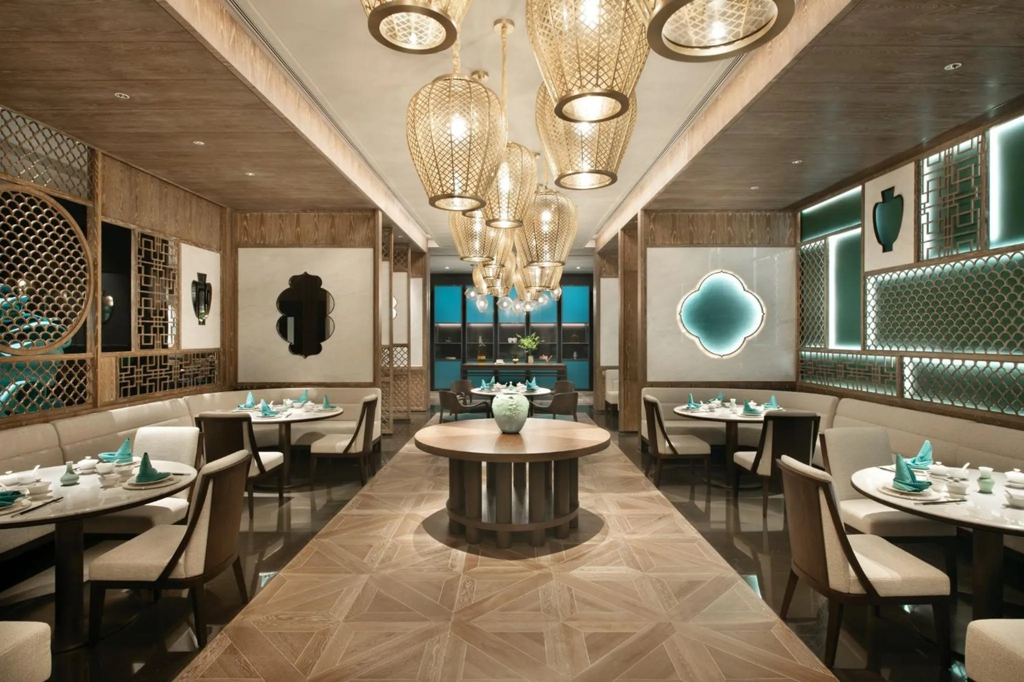 Restaurant/places to eat in Crowne Plaza Wuhan Optics Valley by IHG