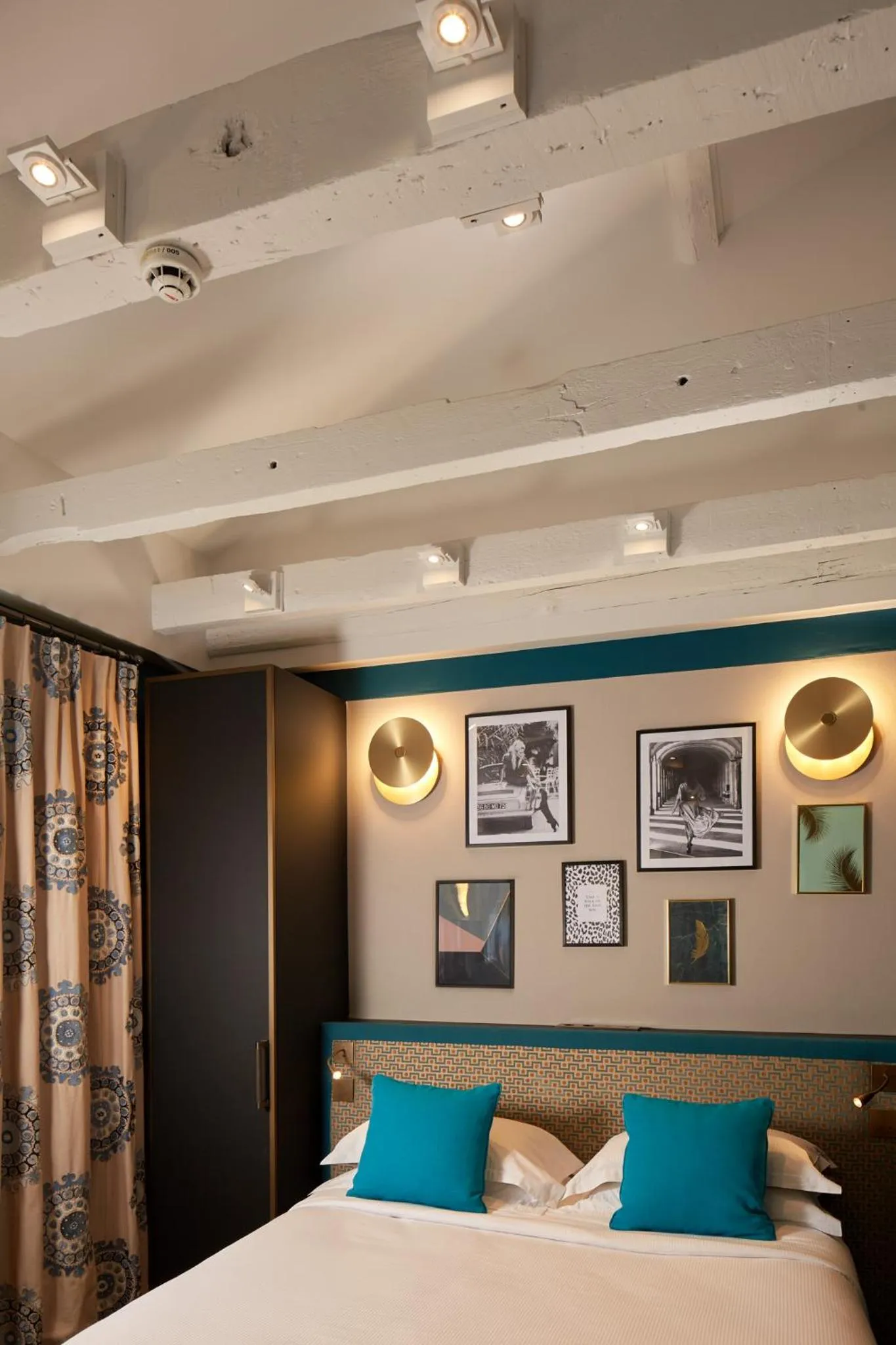 Family, Bed in Hôtel Saint Germain