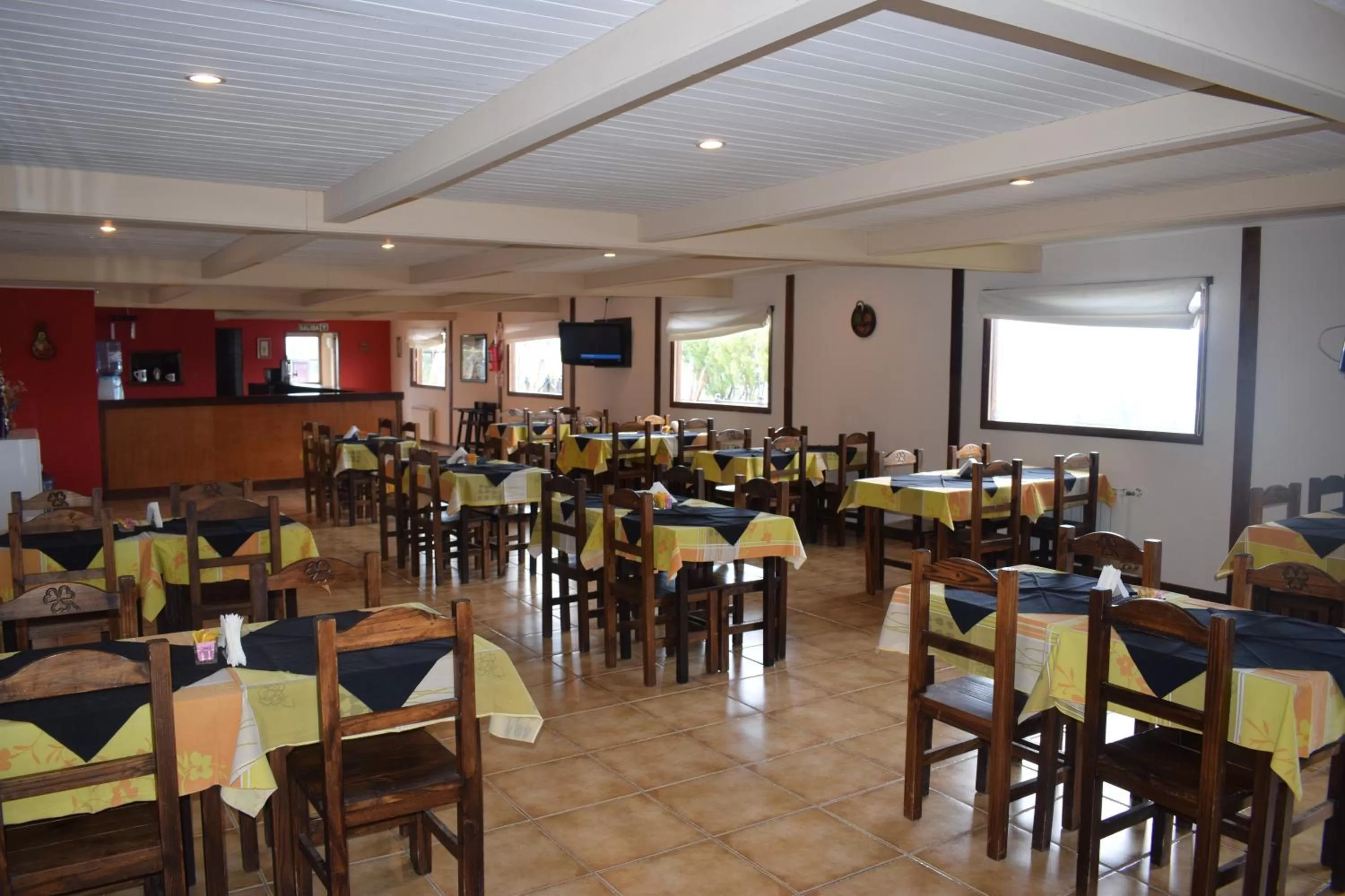 Restaurant/Places to Eat in Hotel Mora