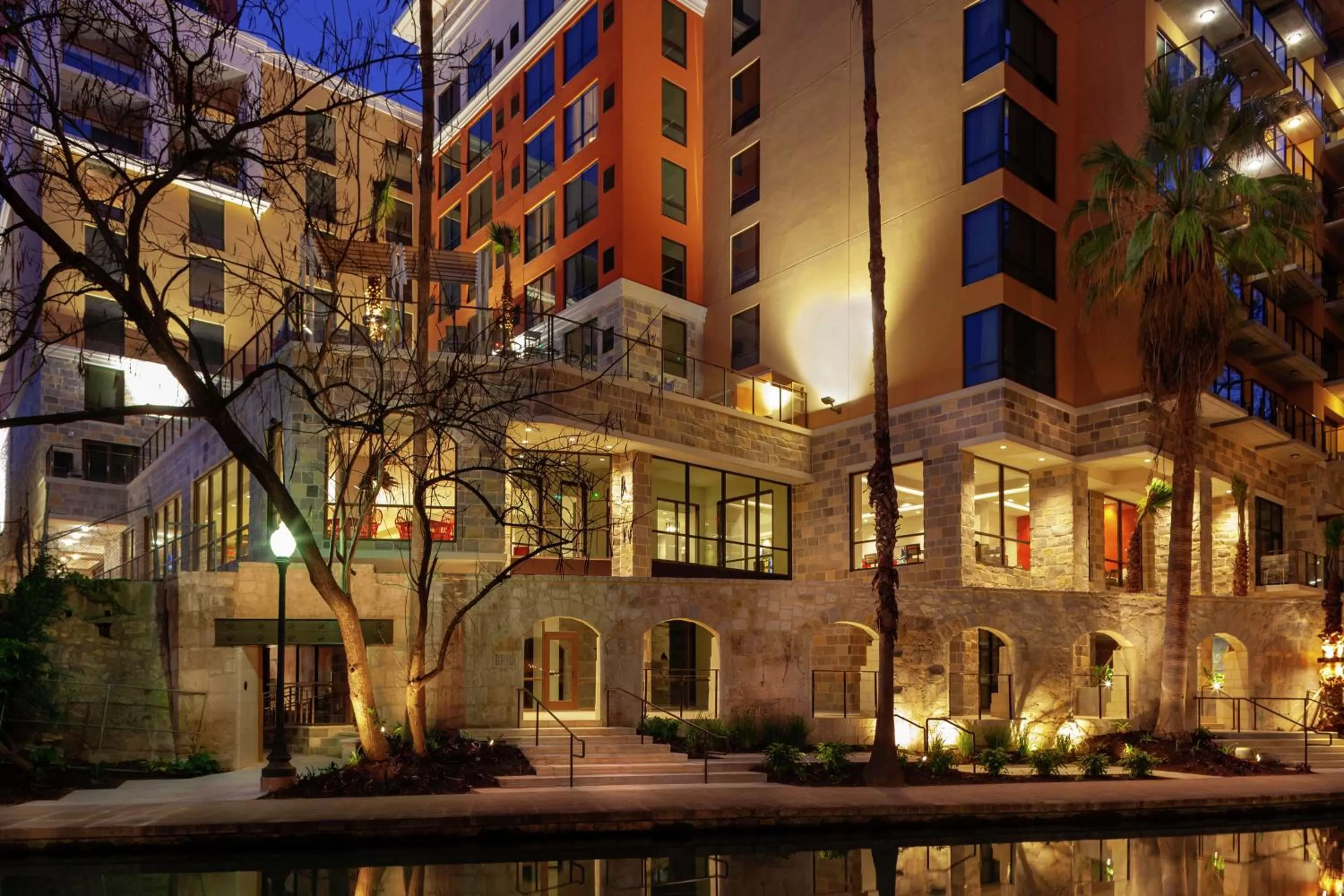 Hampton Inn & Suites on the San Antonio Riverwalk