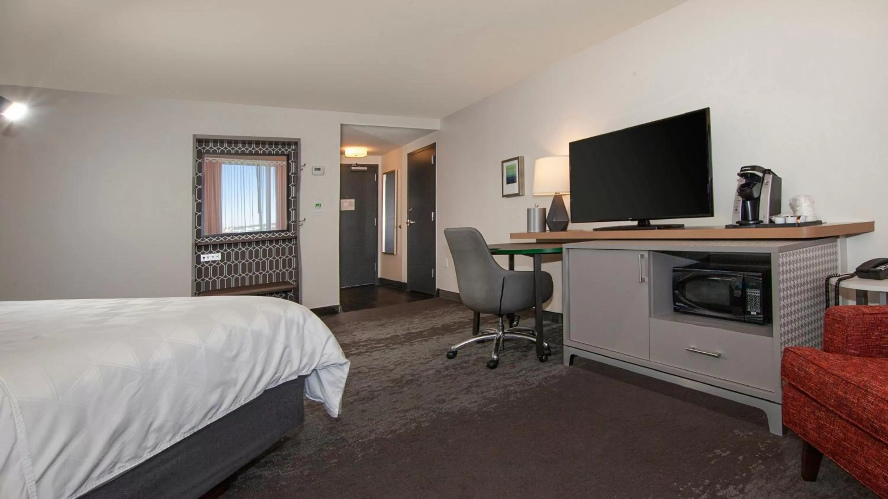 Photo of the whole room, Bed in Holiday Inn Panama City by IHG