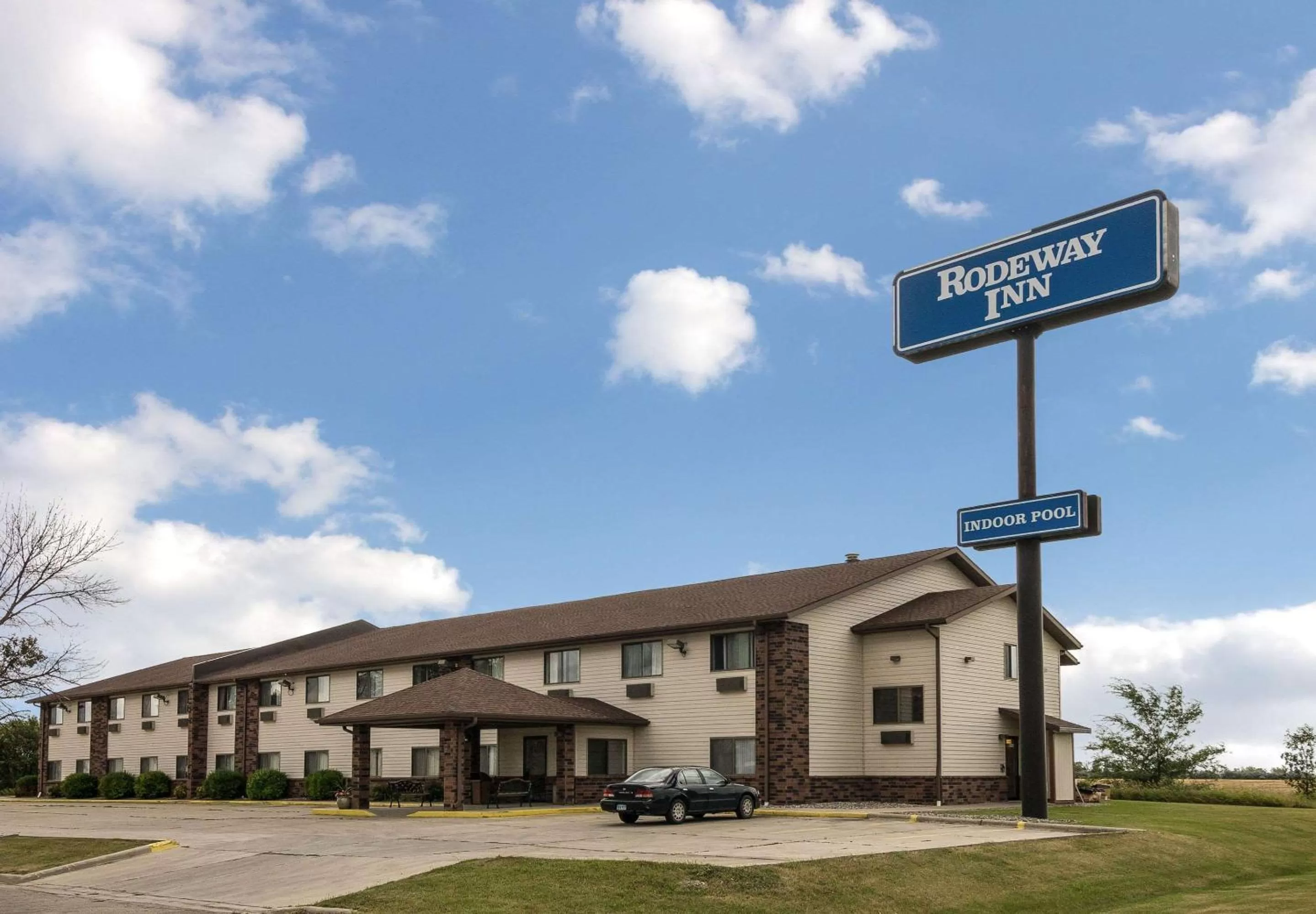 Property building in Rodeway Inn Wahpeton