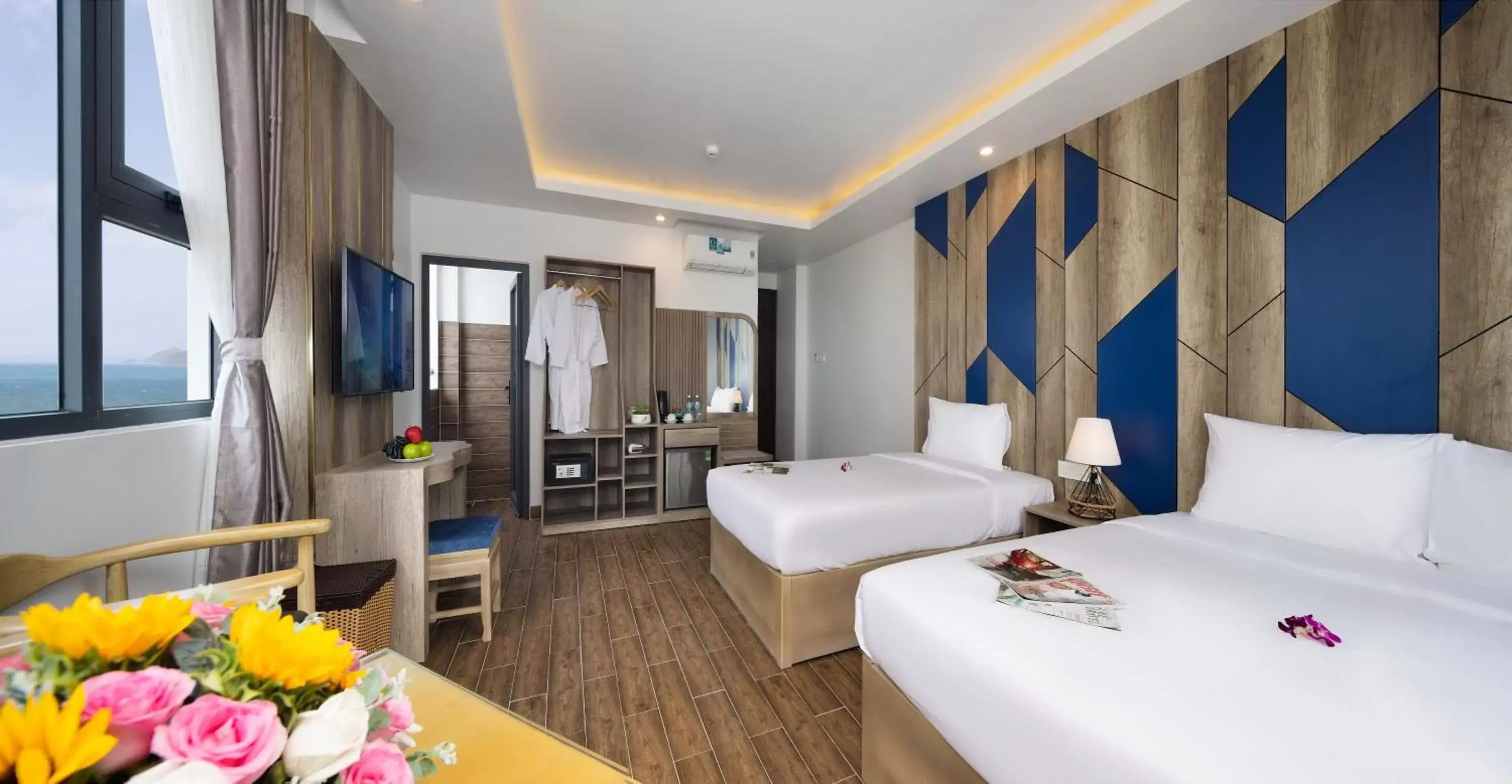 Deluxe Triple Room with Sea View in Azura Gold Hotel & Apartment Deluxe Triple Room with Sea View in Azura Gold Hotel & Apartment