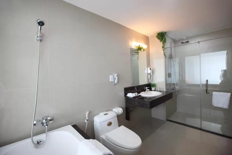 Shower, Bathroom in River Hotel