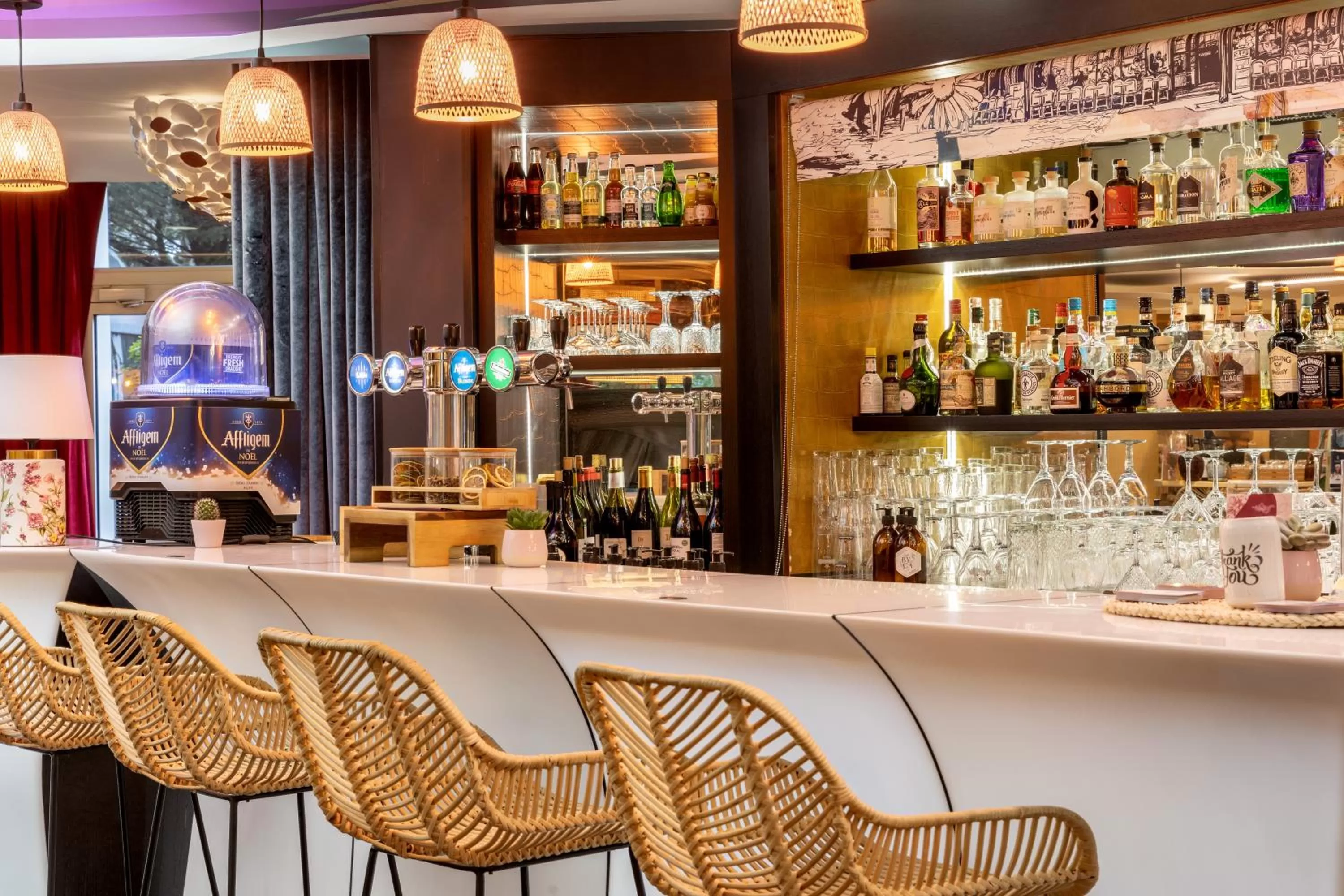 Lounge or bar in Aiden by Best Western Paris Roissy CDG