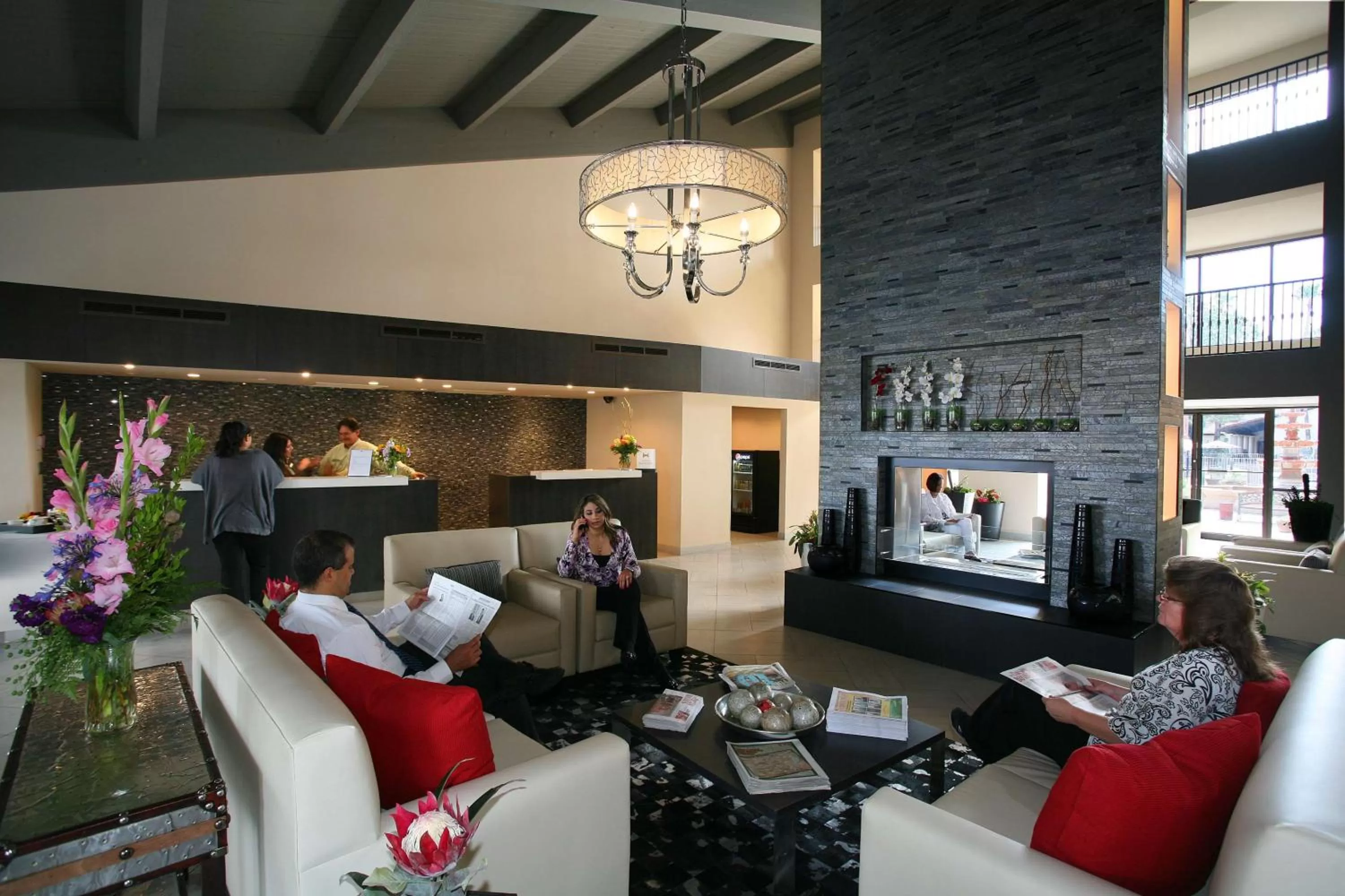 Lobby or reception in DoubleTree Suites by Hilton Tucson Airport