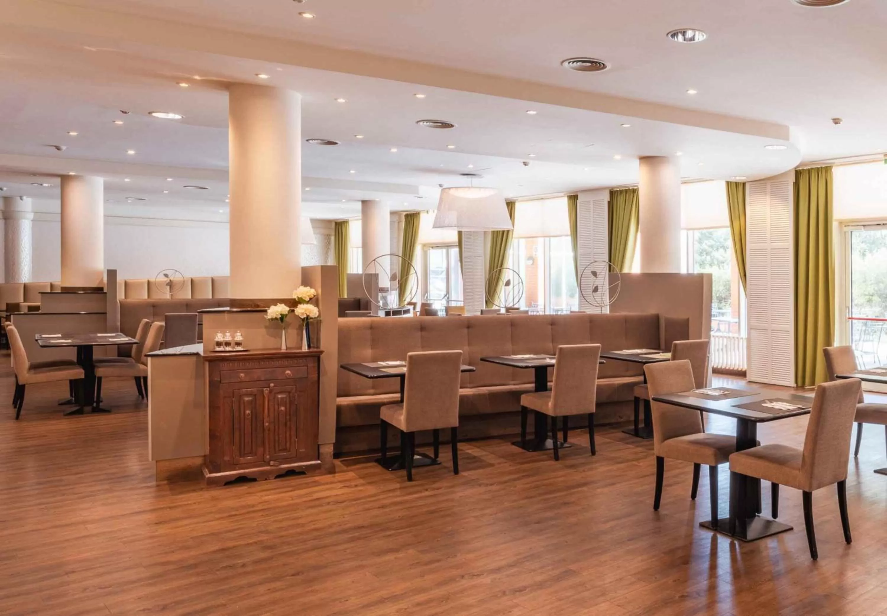 Restaurant/places to eat in PLAZA Premium Wien