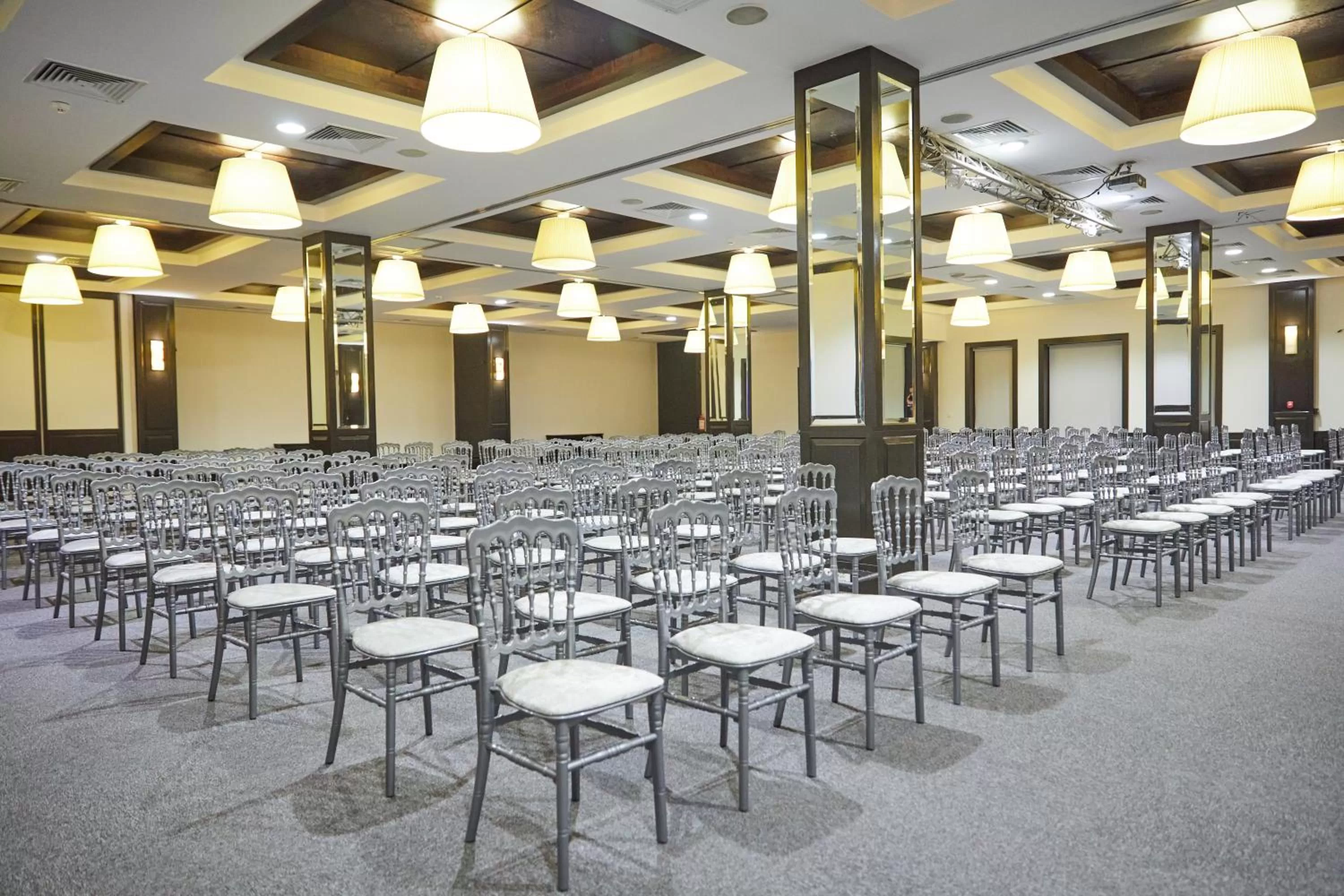 Meeting/conference room in Dedeman Palandoken Ski Lodge Hotel