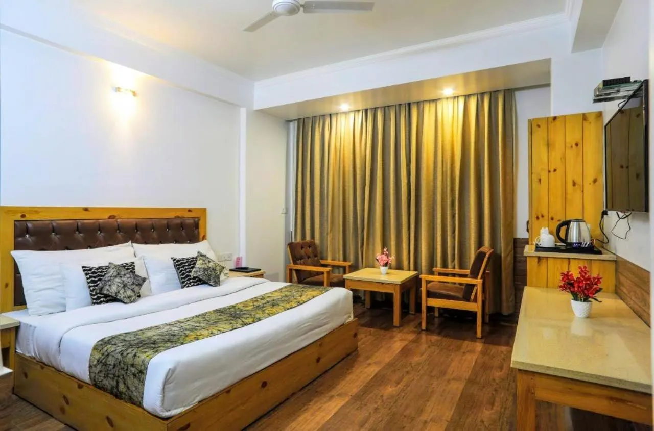 Photo of the whole room, Bed in The Mountain Quail