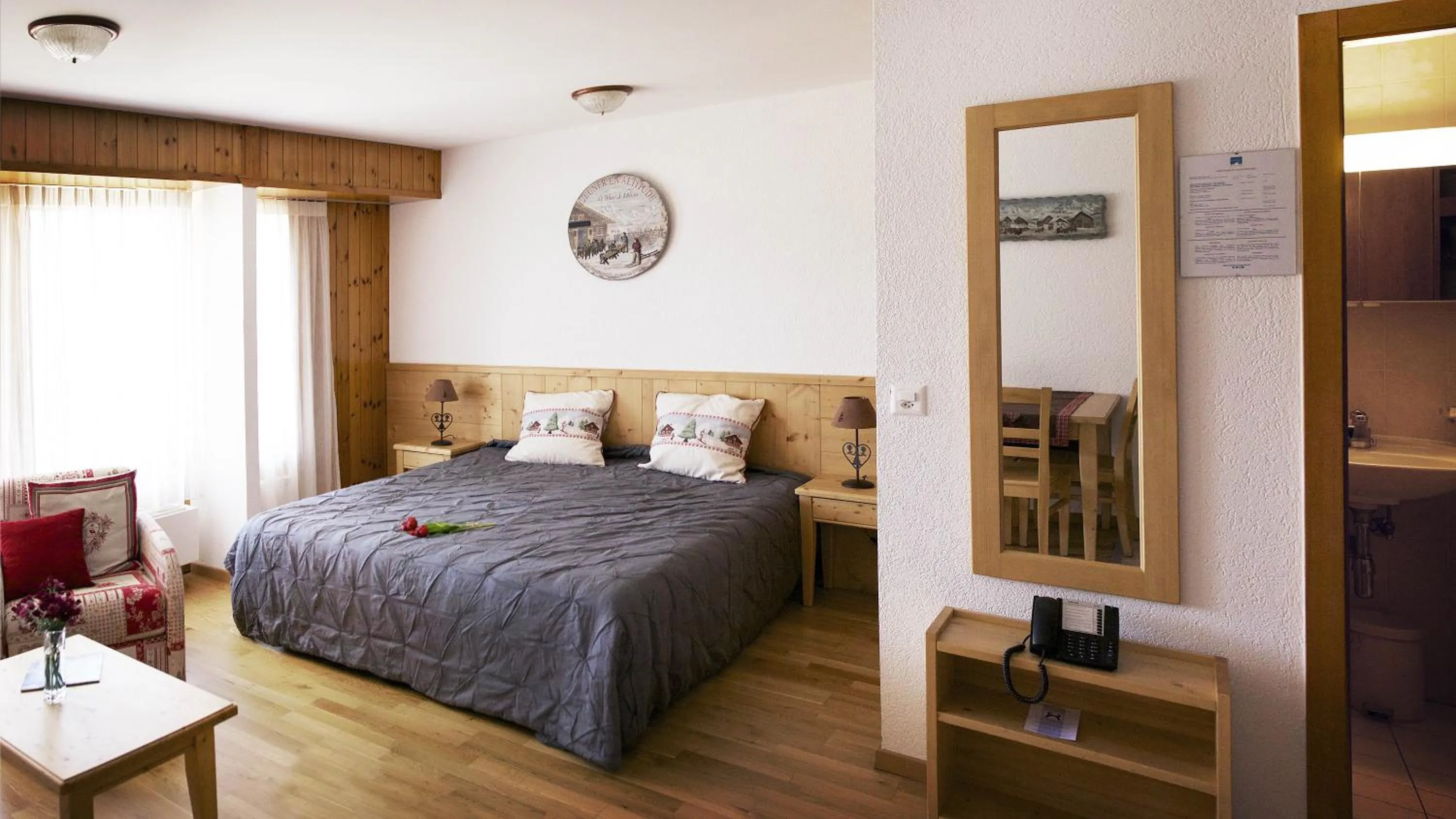 Bed in Hôtel Les Bains d'Ovronnaz