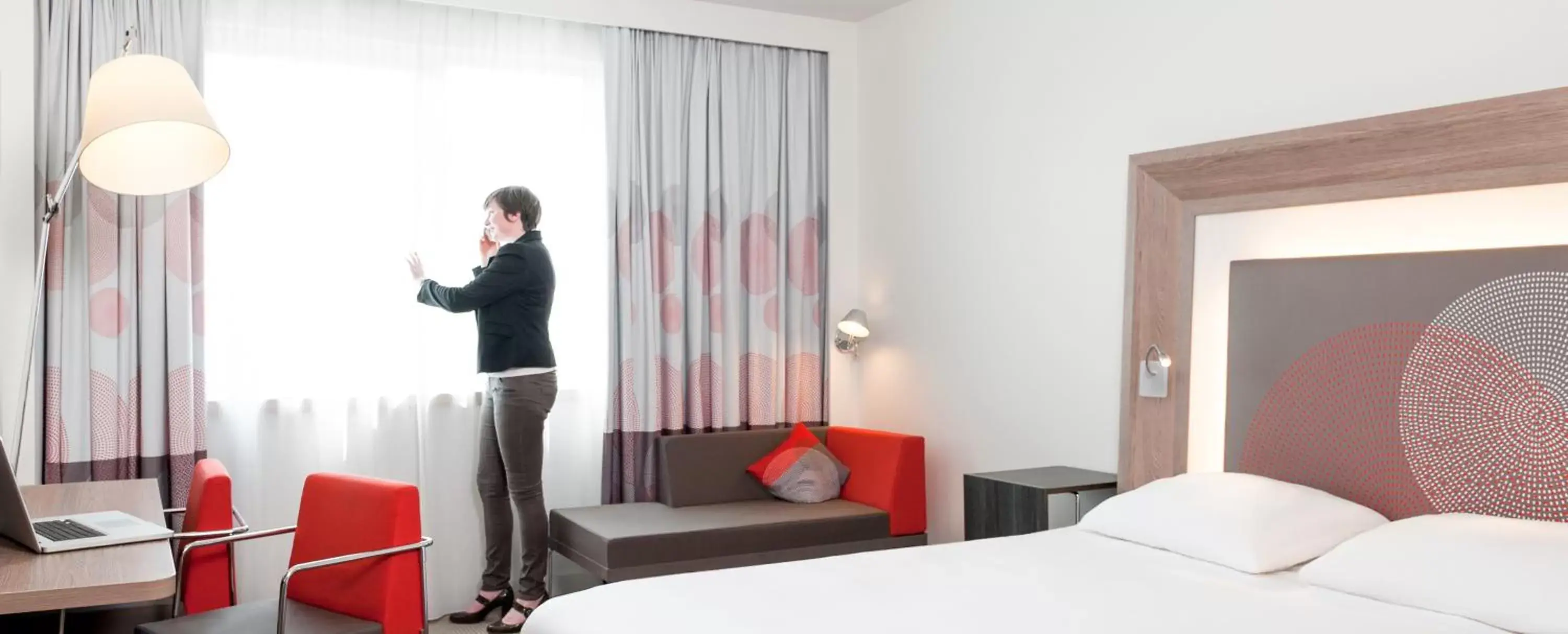 Premium Superior Room with 1 Double Bed and Sofa in Novotel Brussels Airport Premium Superior Room with 1 Double Bed and Sofa in Novotel Brussels Airport