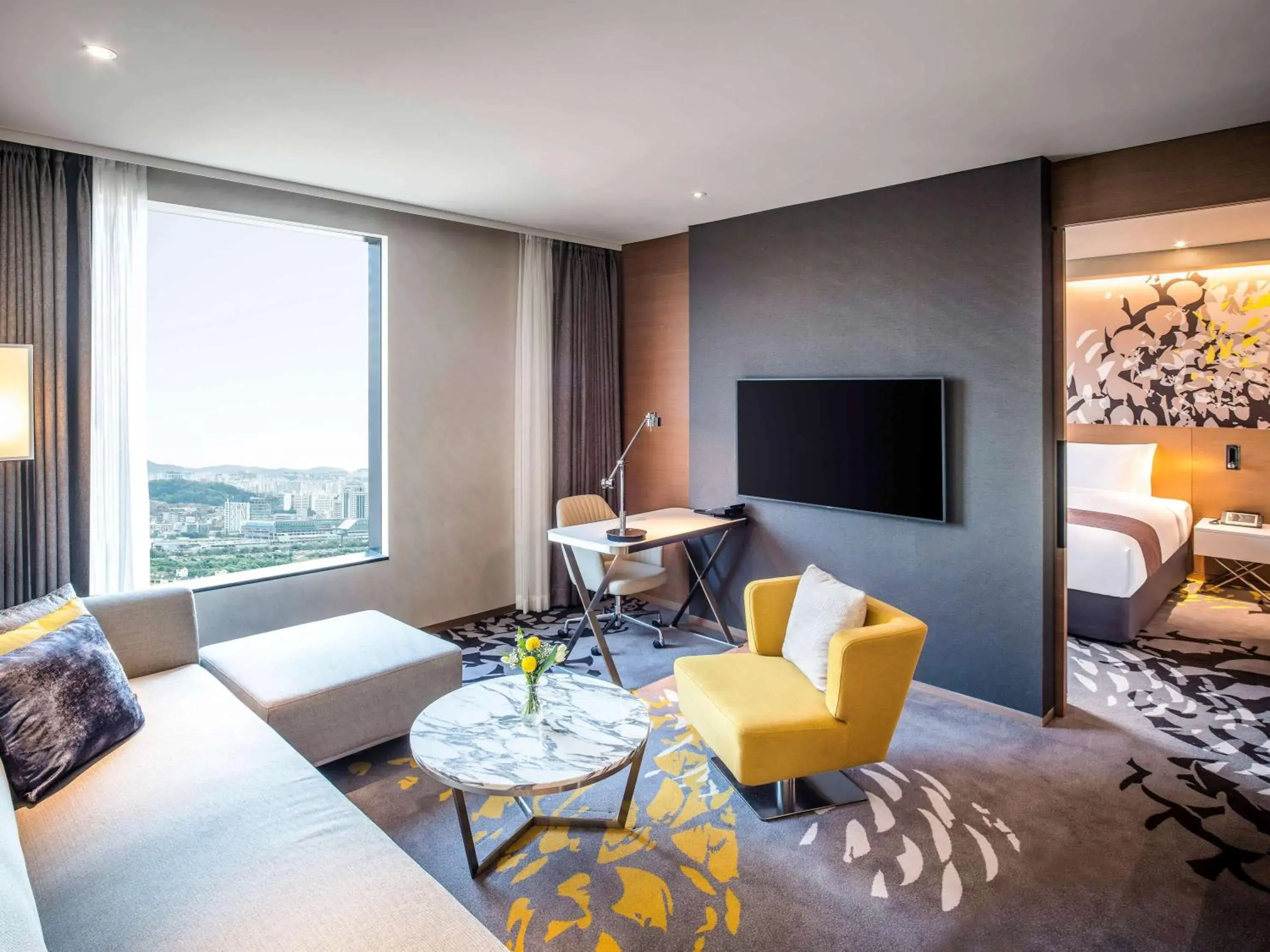 Deluxe Suite with Two Single Beds in Novotel Suites Ambassador Seoul Yongsan Deluxe Suite with Two Single Beds in Novotel Suites Ambassador Seoul Yongsan