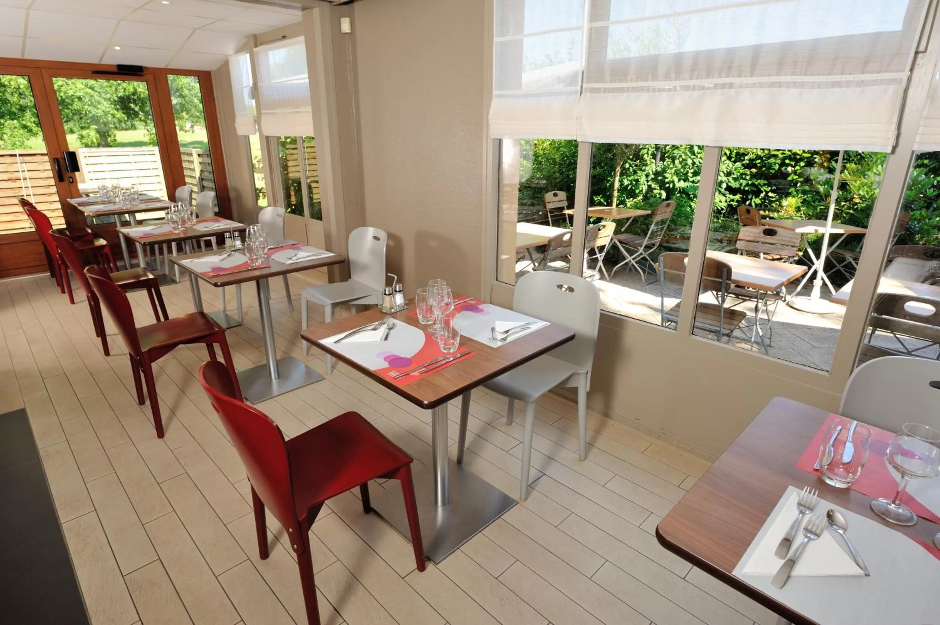 Restaurant/places to eat in Campanile Cholet