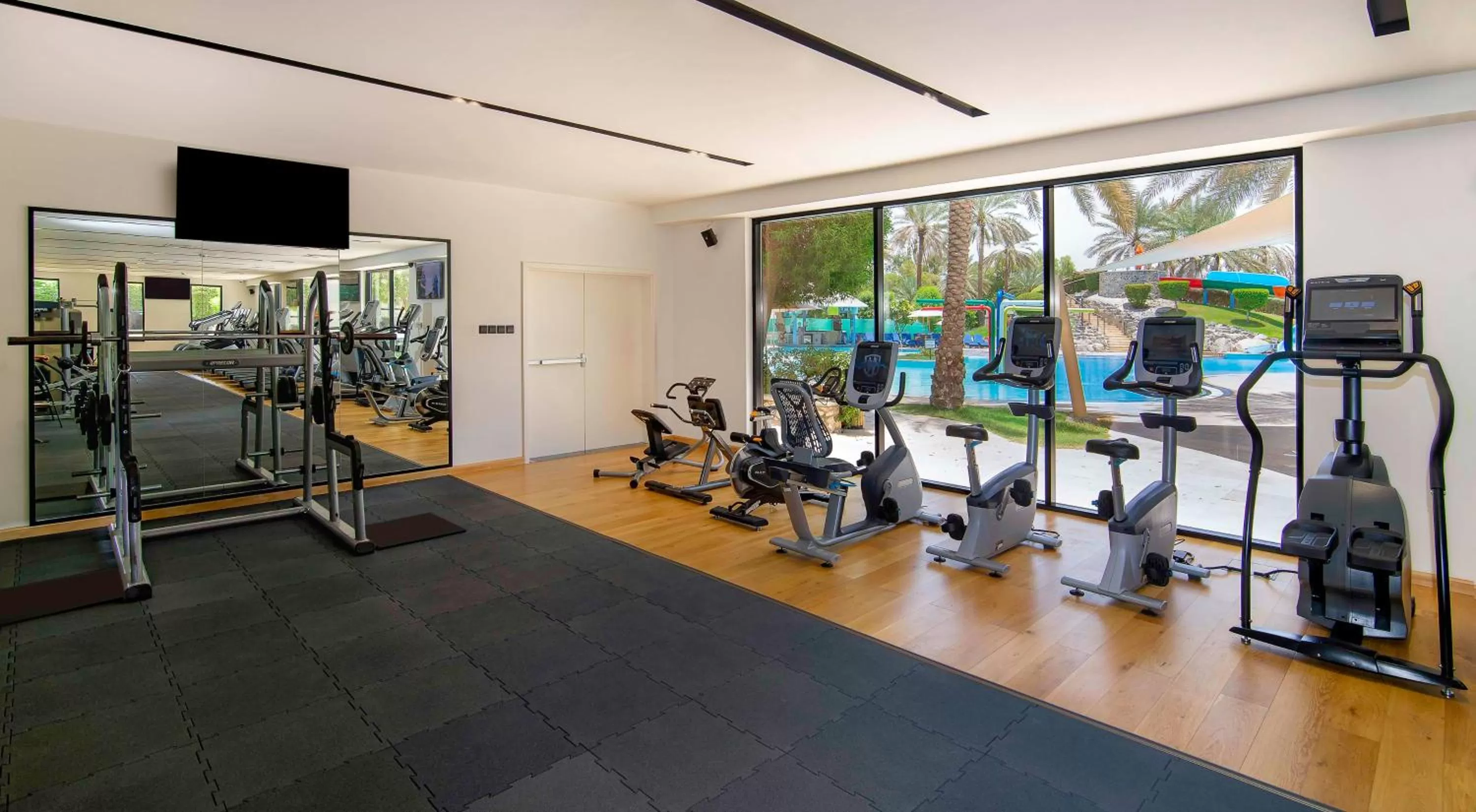 Fitness centre/facilities in Radisson Blu Hotel & Resort, Al Ain