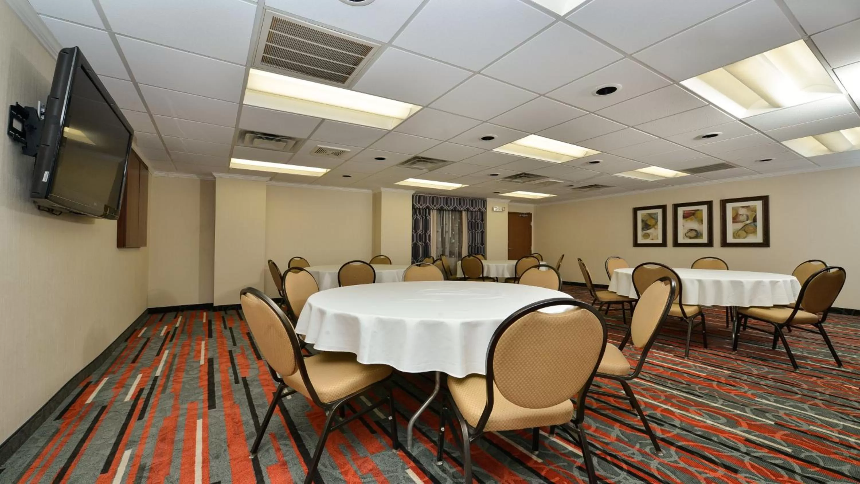 Meeting/conference room in Holiday Inn Express Boston-Milford by IHG
